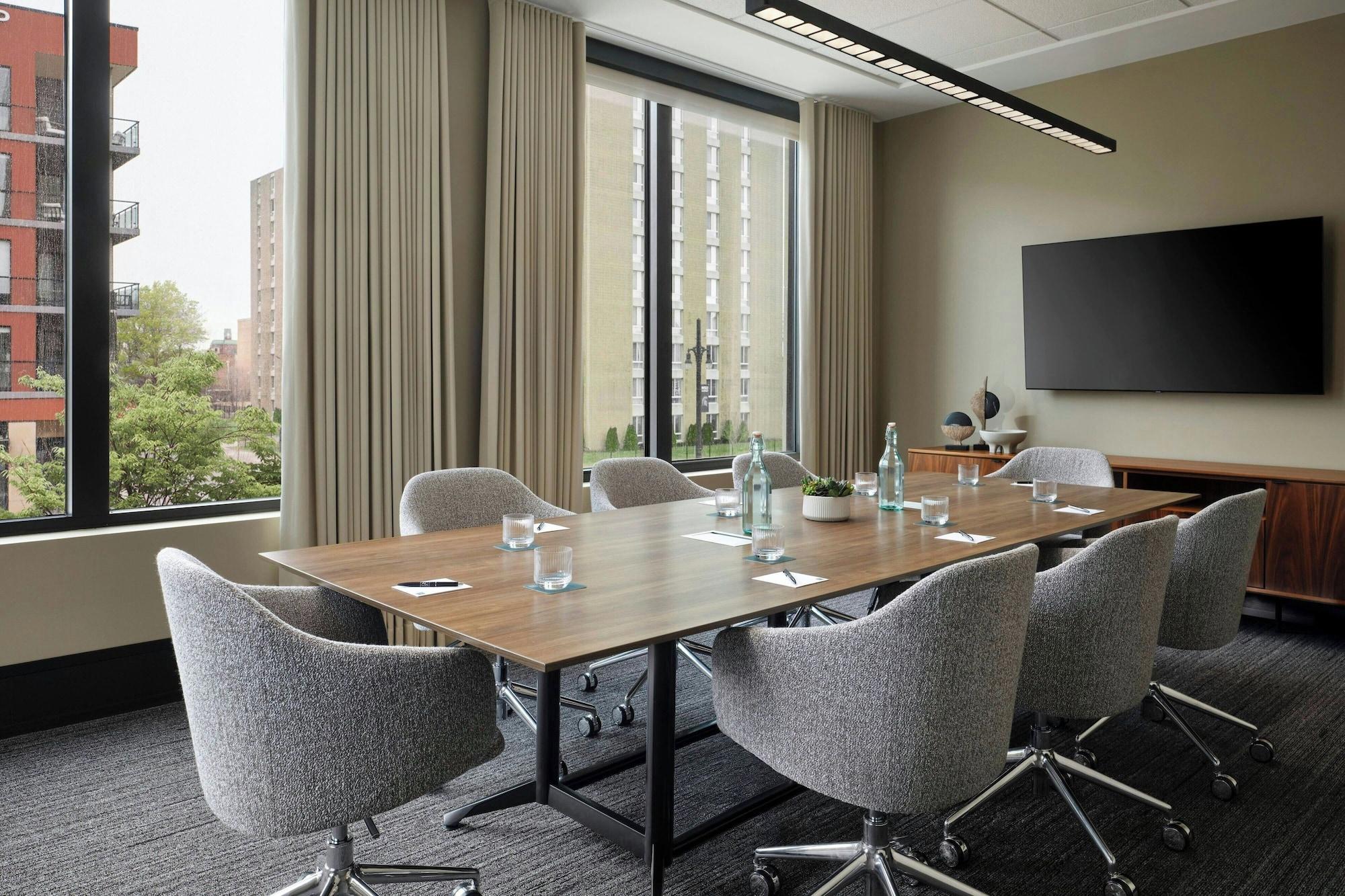 Sala de Reuniones AC Hotel by Marriott Detroit at the Bonstelle