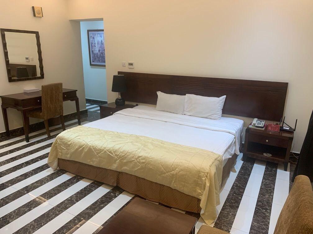 Restaurant Royal Mirage Hotel and Apartments