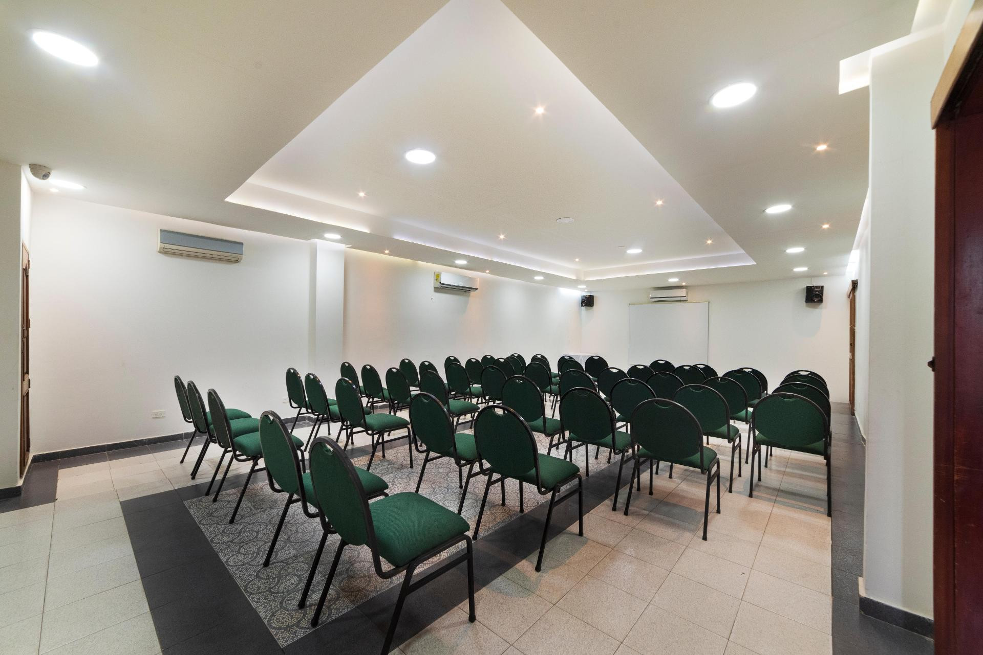 Sala de Reuniones Hotel Virrey 76 Barranquilla