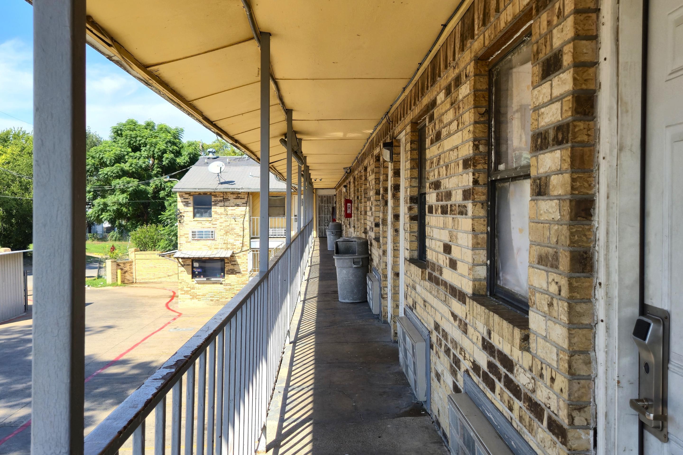 Varios Mi Amor Inn & Suites By Hotel O Dallas Tx Hwy 352