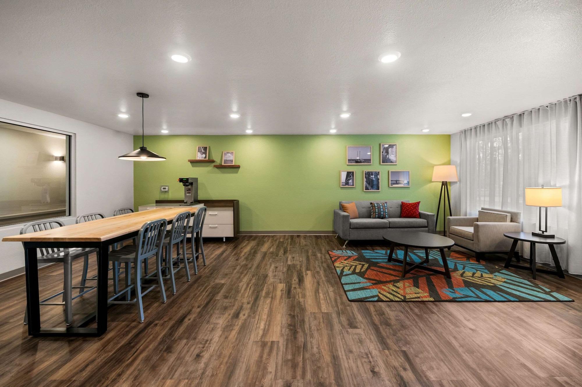 Vista Lobby Woodspring Suites Yorktown Newport News