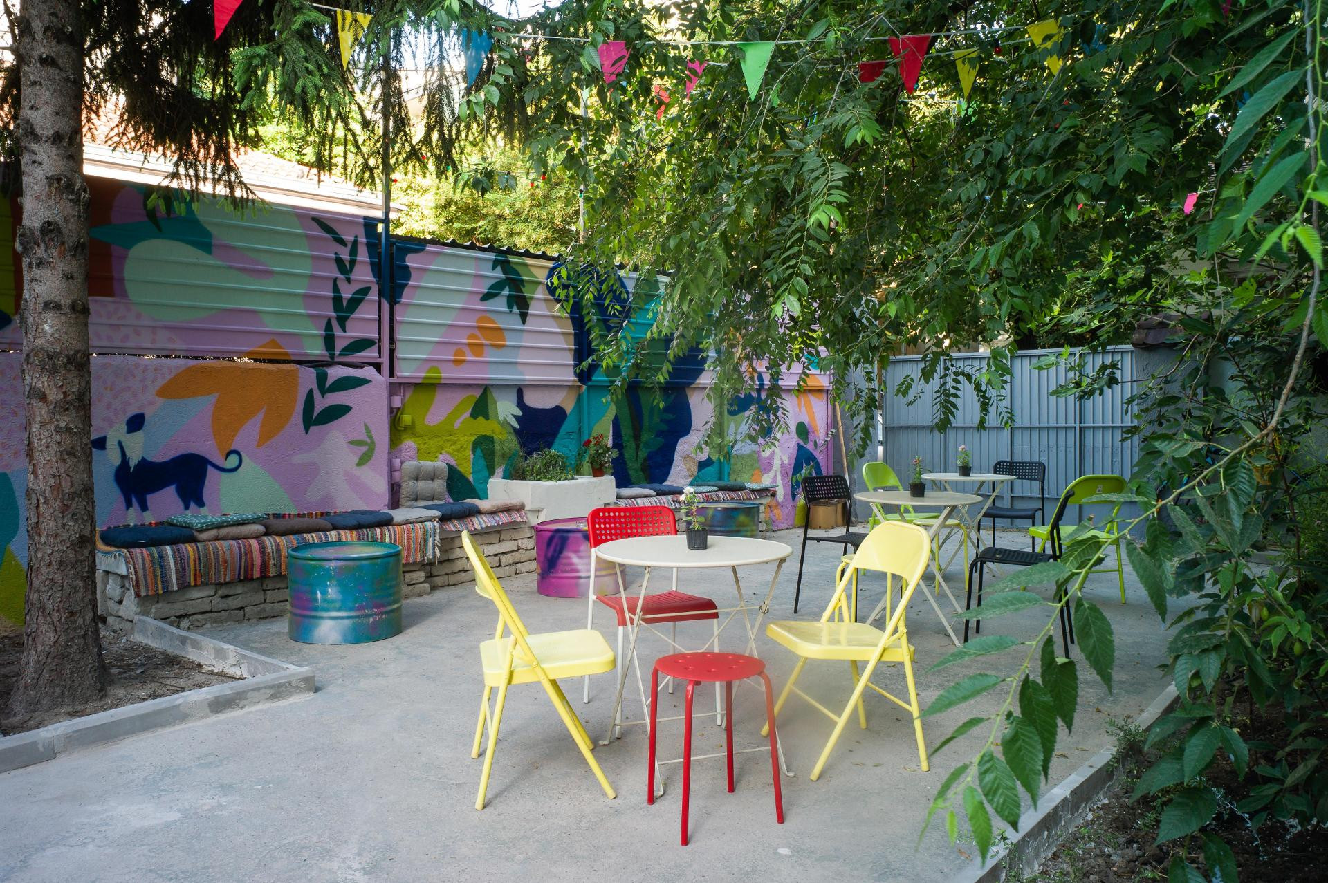 Varios Good People Design Hostel