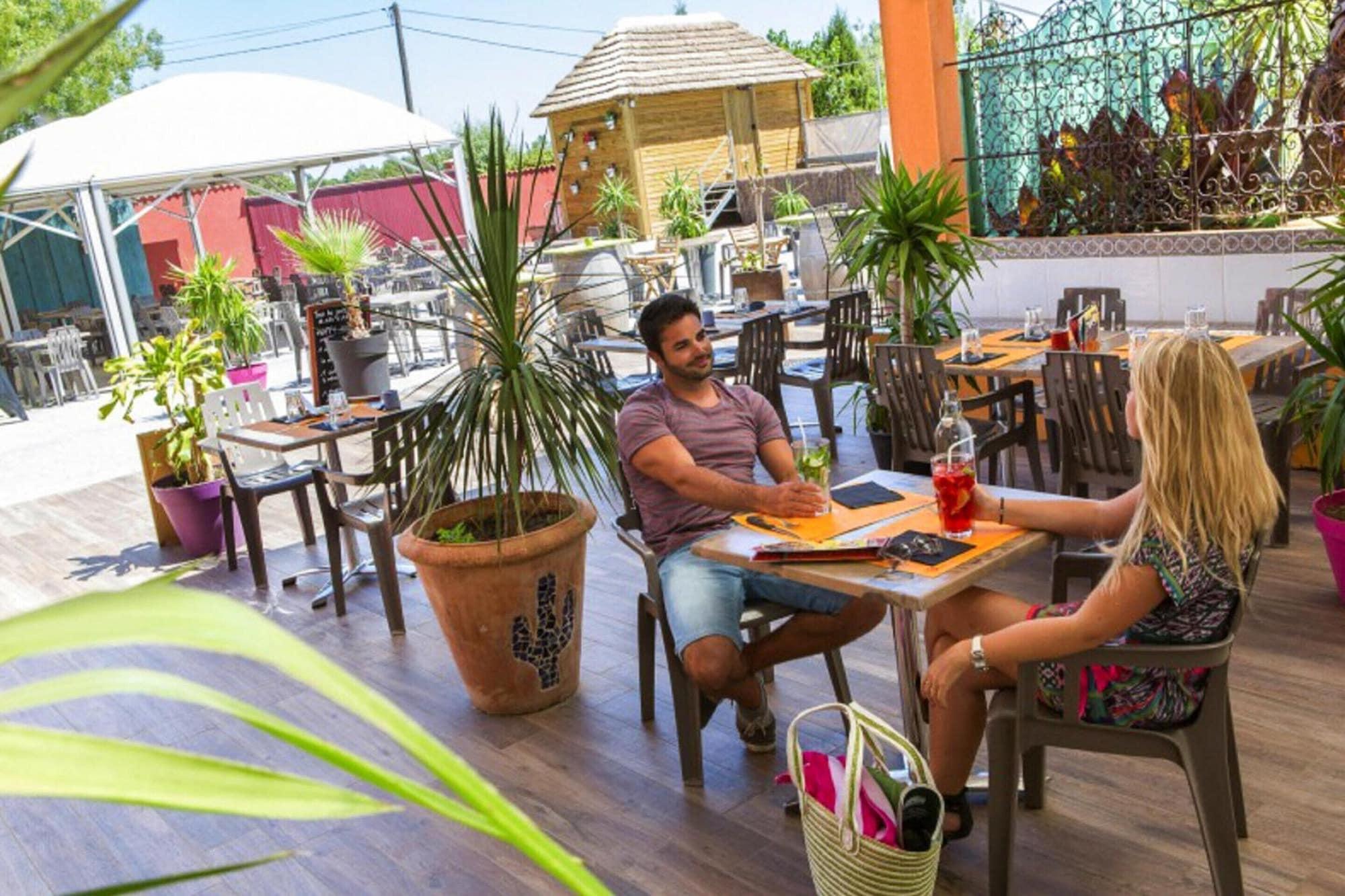 Restaurant Caravan Park Camping in Vias for 4