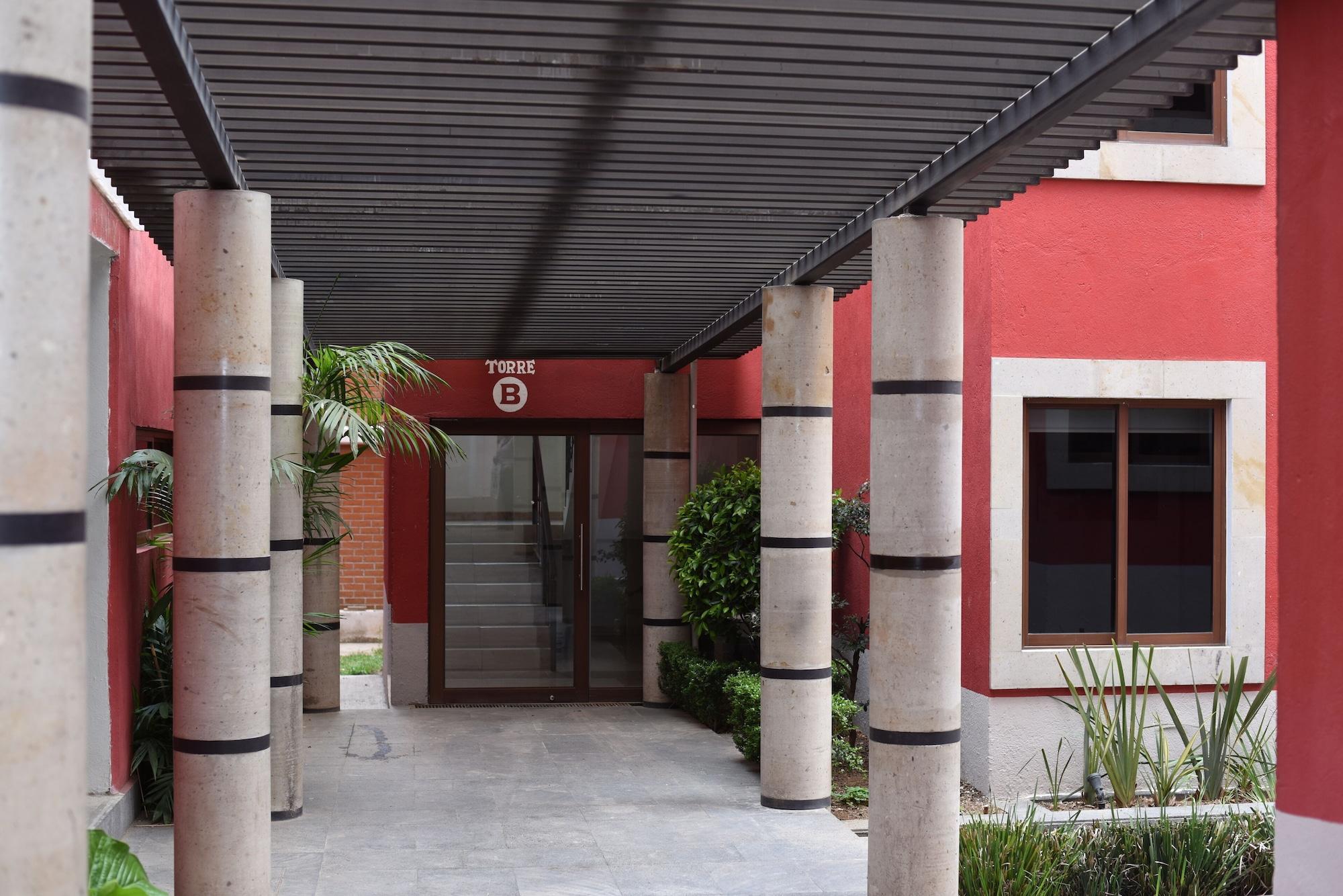 Vista Exterior Hotel Real del Oro