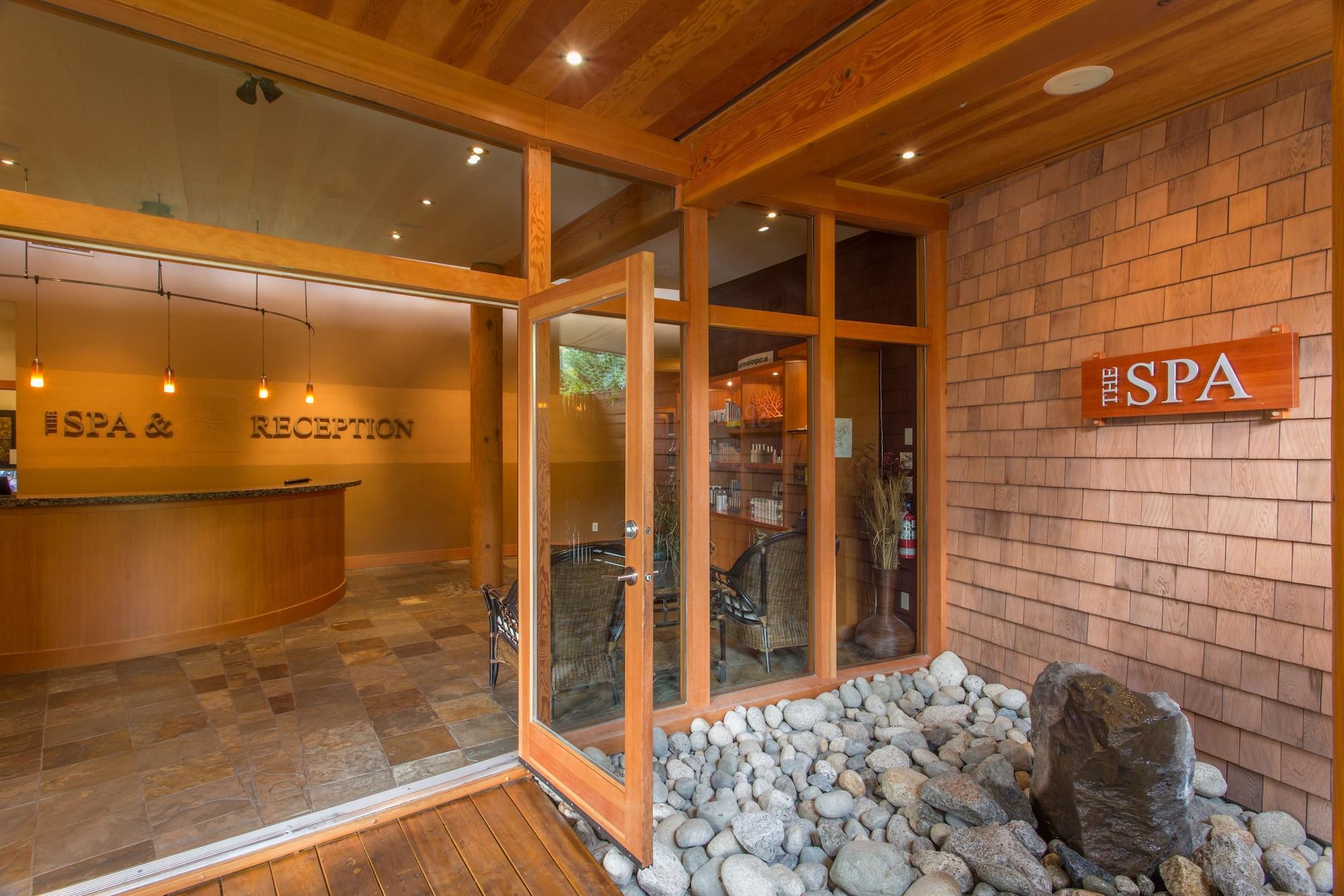 Vista Lobby Painted Boat Resort