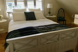 Alquiler Vacacional - A comfortable 2 storey house with undercover outdoor eating area,fire pit & wifi