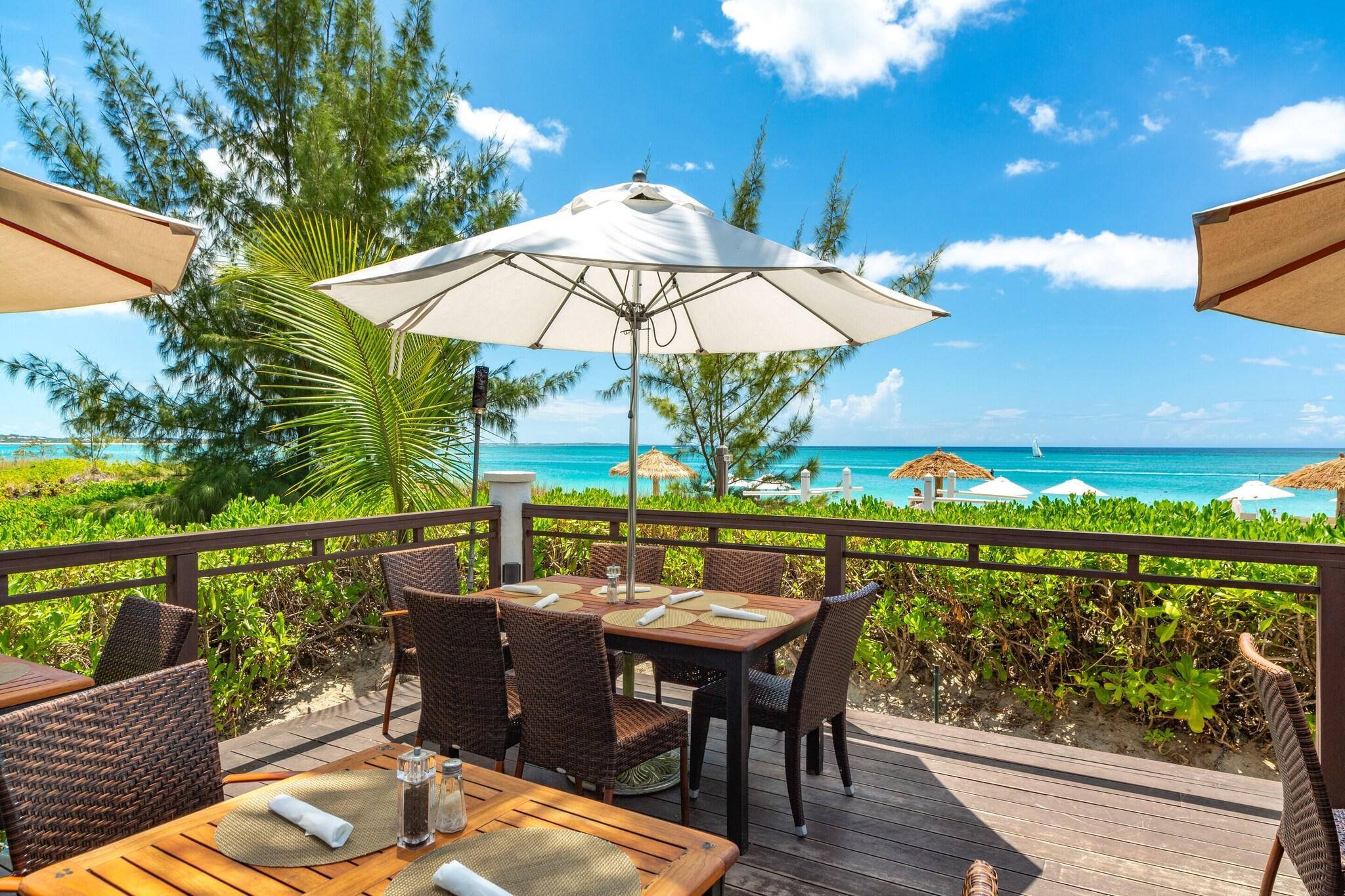 Restaurant The Sands at Grace Bay