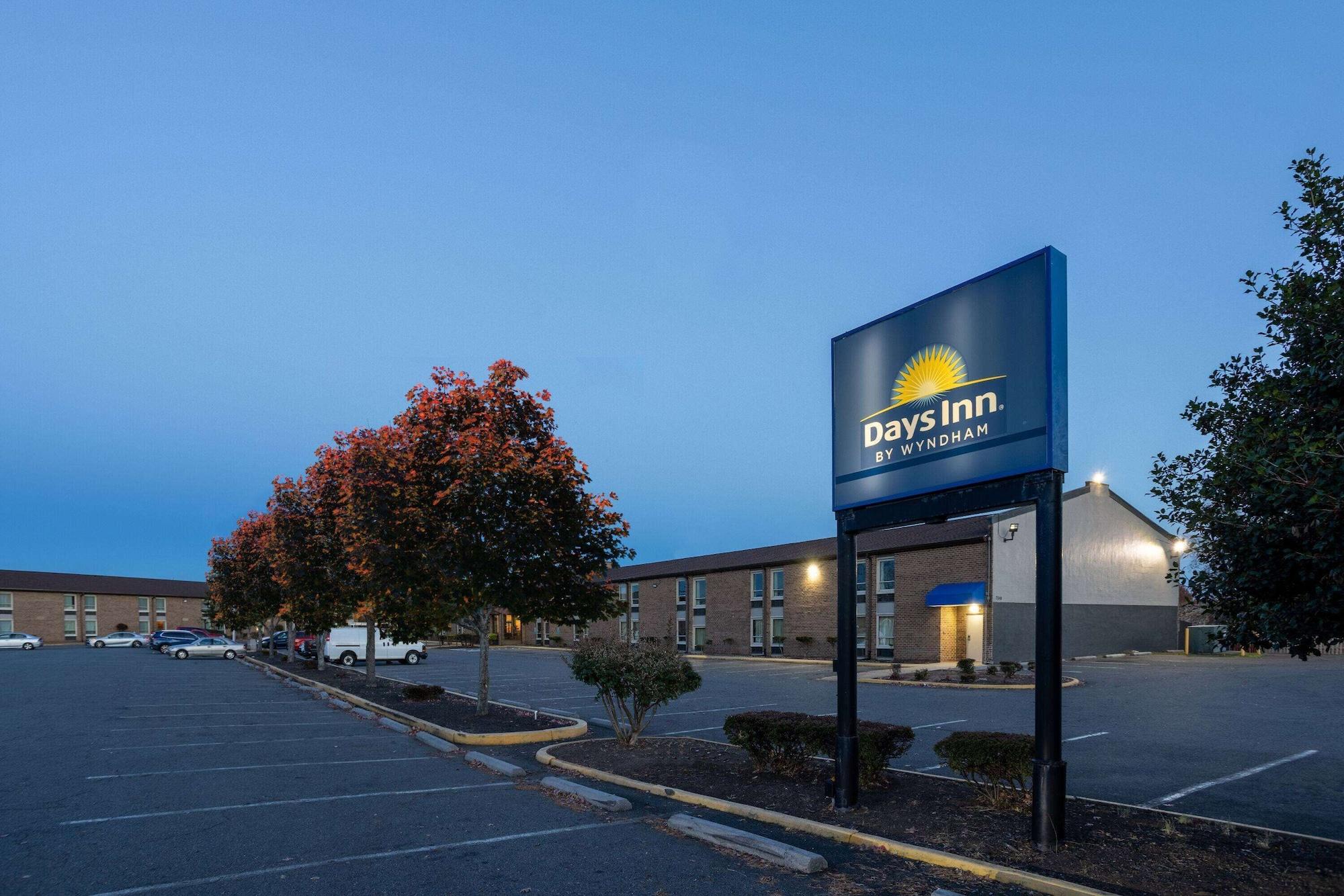 Vista Exterior Days Inn by Wyndham Manassas Battlefield