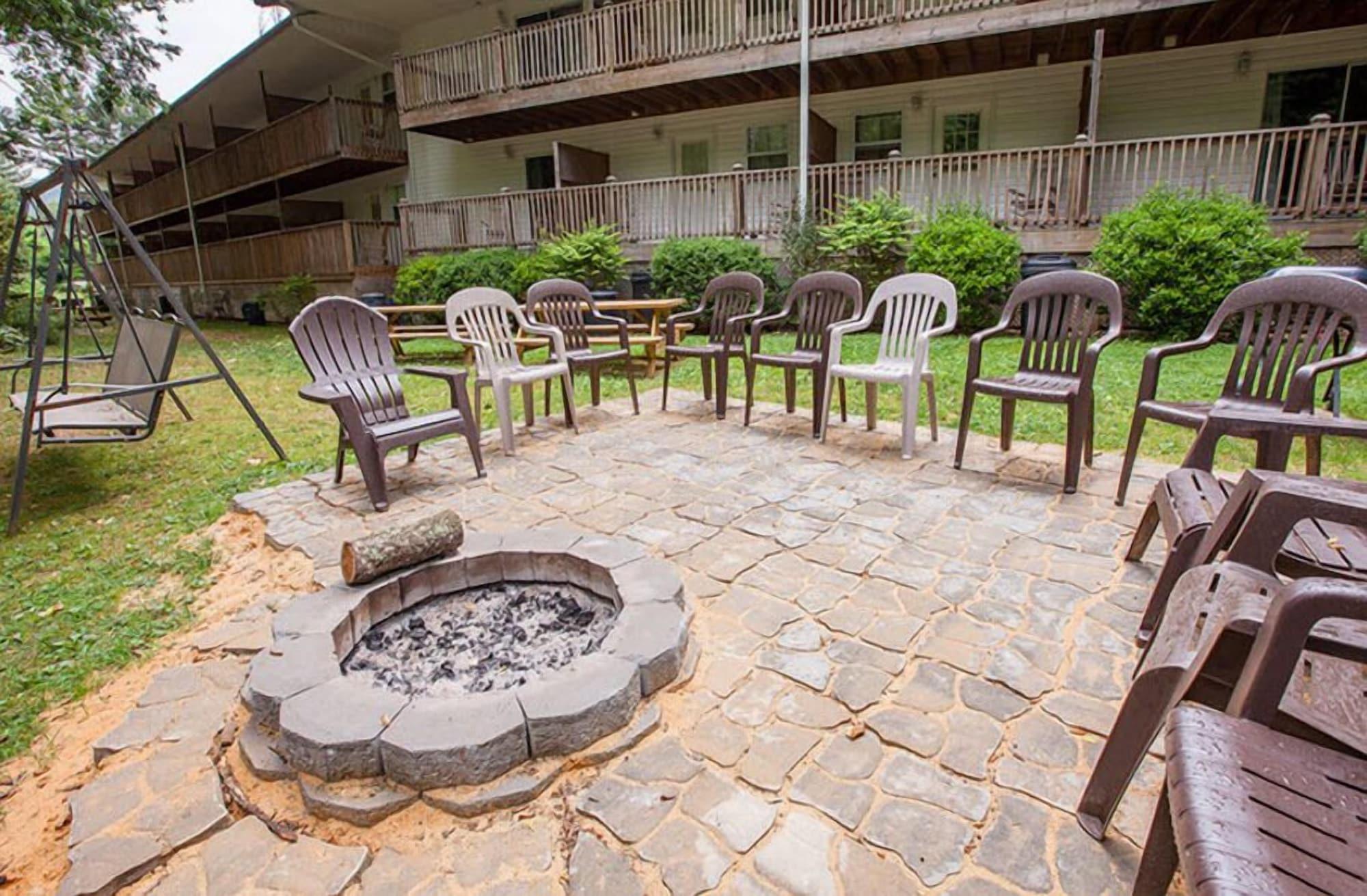 Comodidades del Alojamiento Maggie Valley Creekside Lodge
