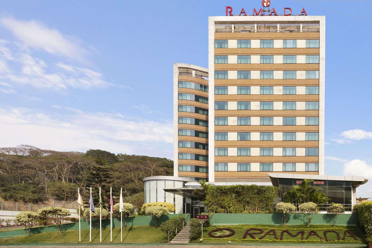 Vista Exterior Ramada Powai Hotel And Convention Centre