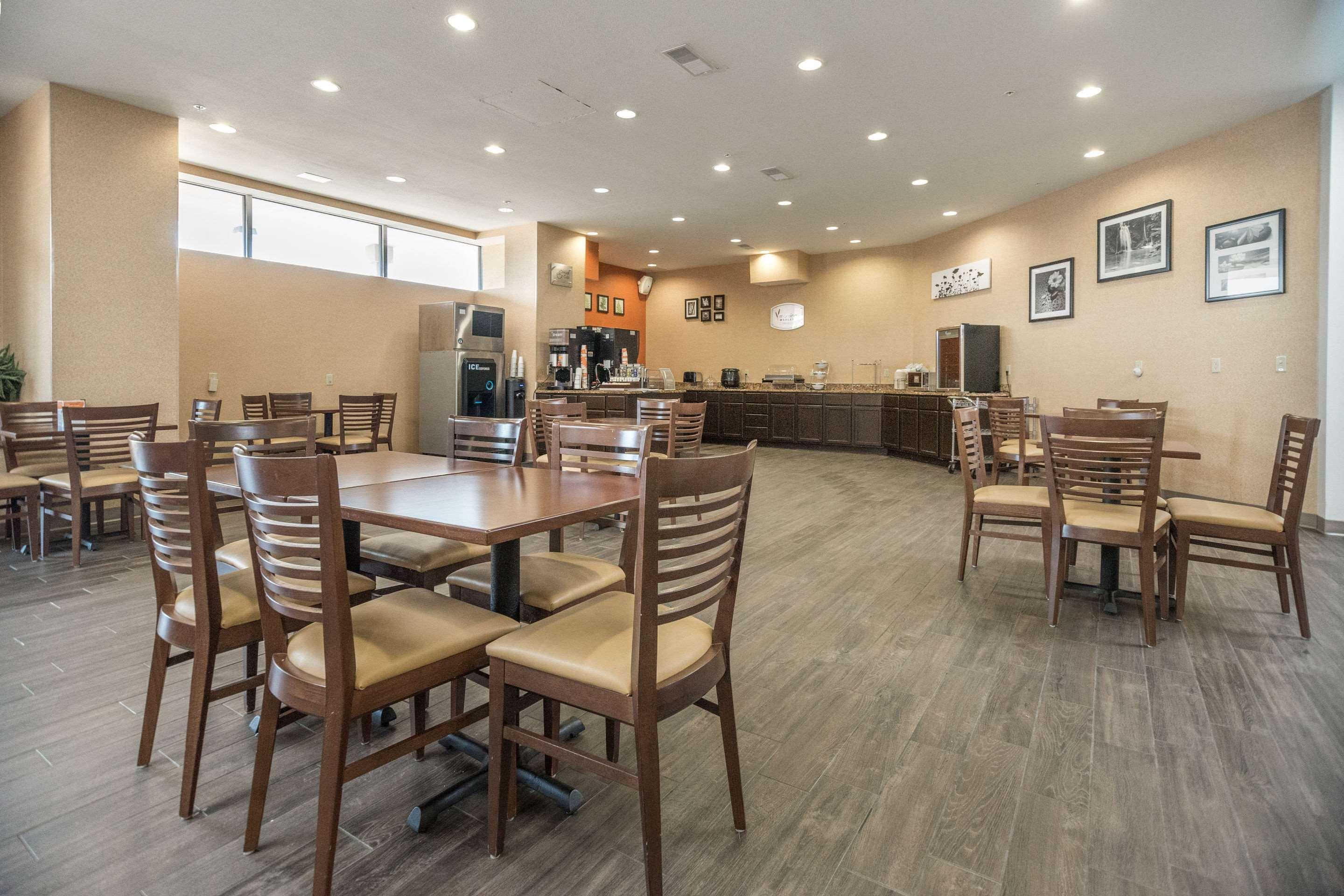 Restaurant Sleep Inn & Suites and Conference Center Downtown