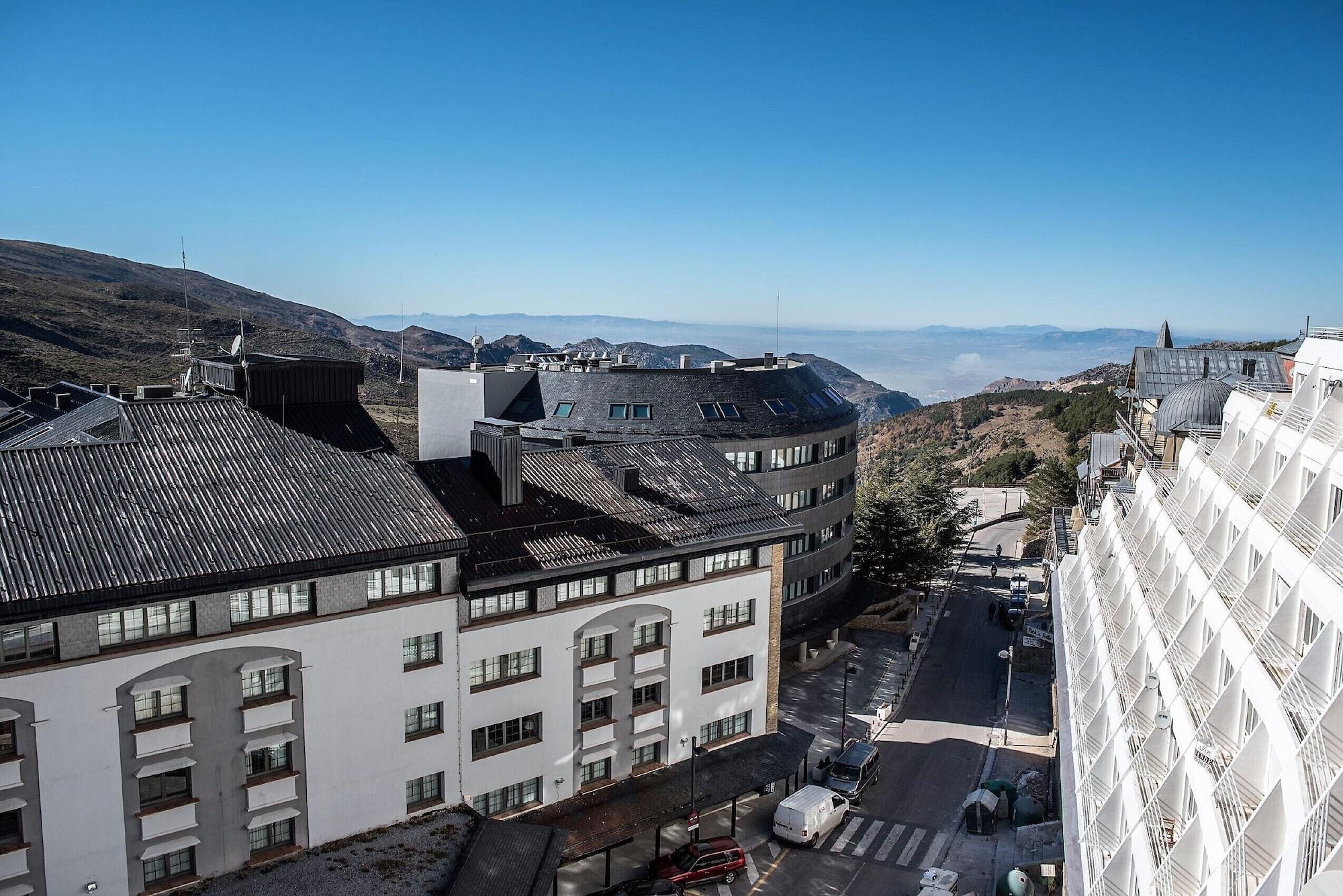 Vista Exterior Todosierranevada Zona Baja Junto a los Telecabinas