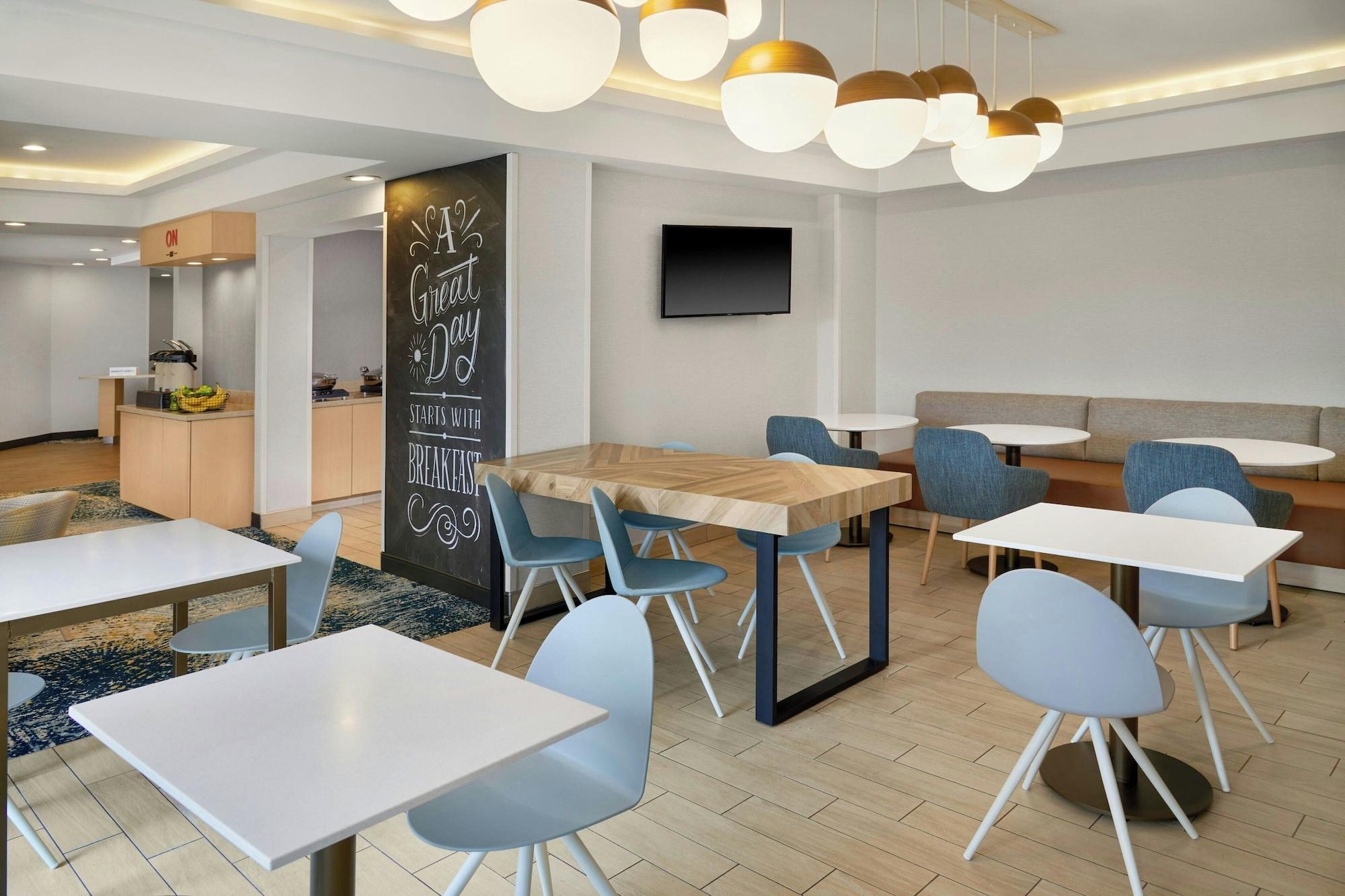 Restaurant TownePlace Suites by Marriott Detroit Troy