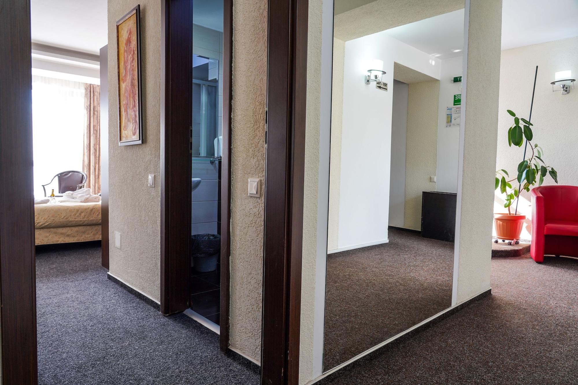 Varios Hotel Razvan