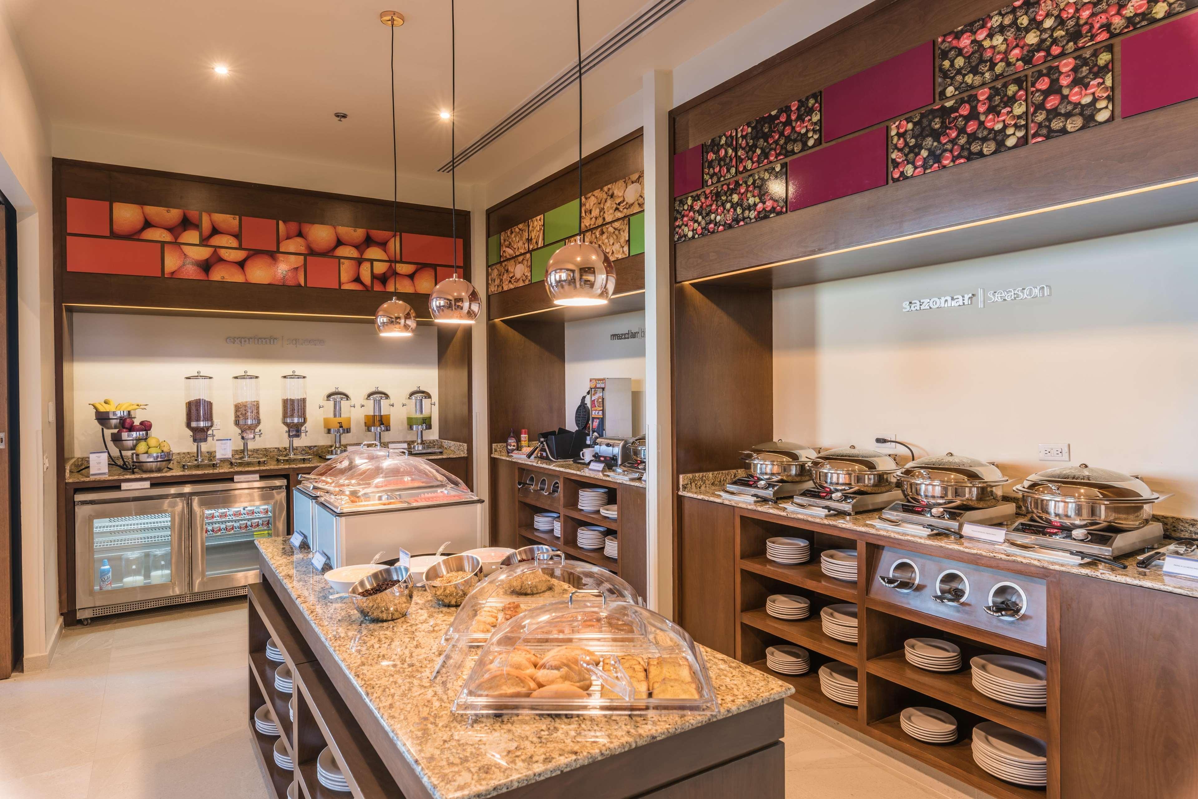 Restaurant Hampton Inn & Suites by Hilton Salamanca Bajio