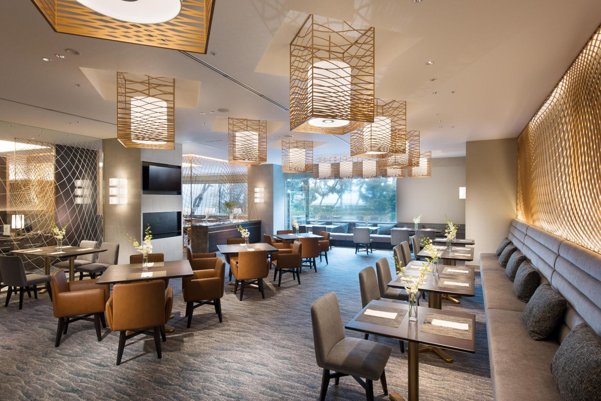 Vista Lobby Hilton Tokyo Bay