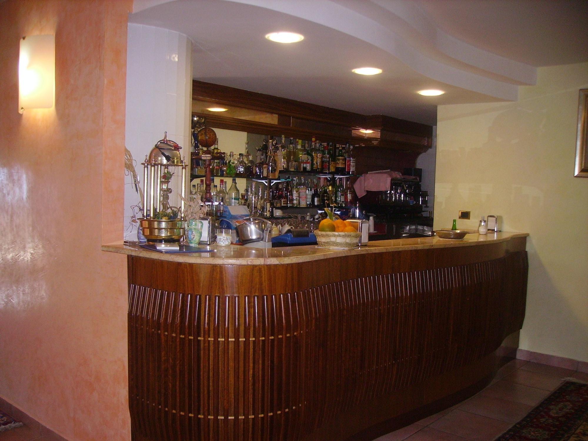 Bar/Salón Hotel Diecimare