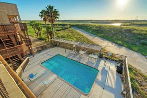 Alquiler Vacacional - Minutes to the Beach, Pool, Balcony w/ Nature Views Compass 17 by Avantstay