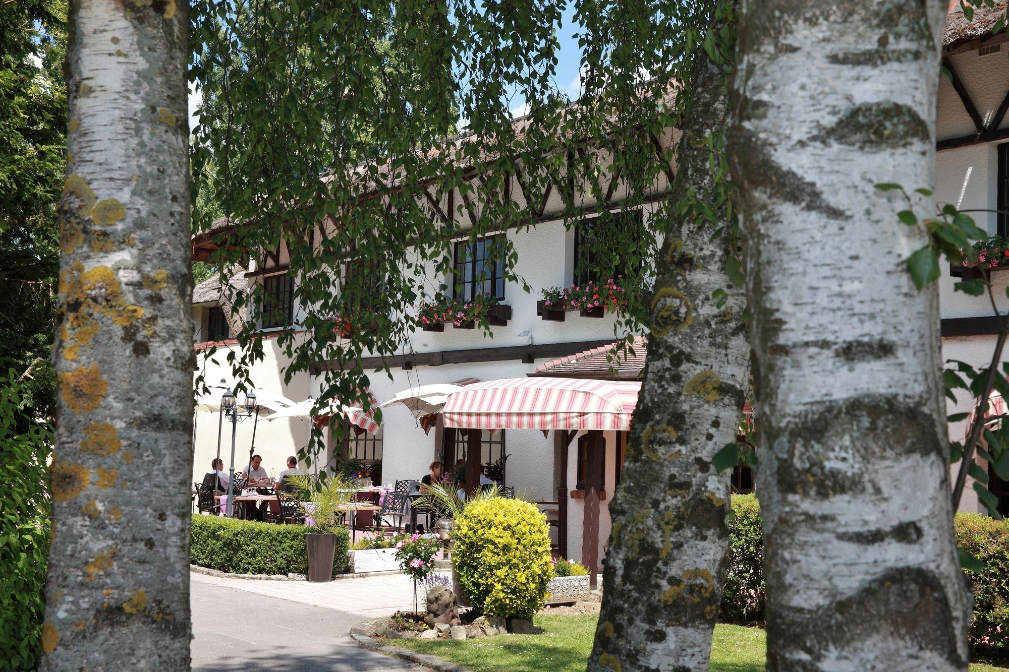 Vista Exterior Sure Hotel by Best Western Saint-Quentin Ouest Le pot d'étain