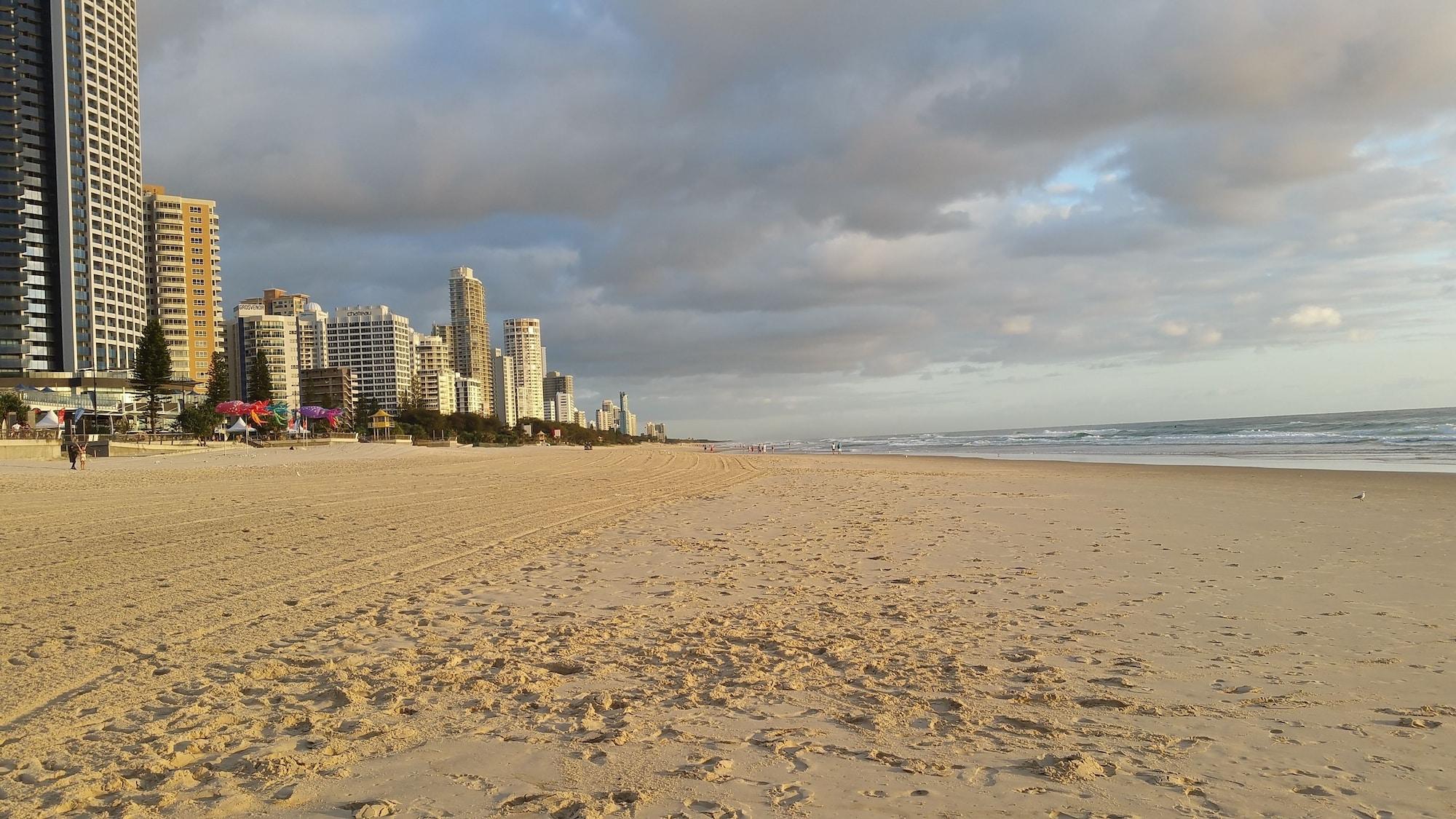 Playa Beachcomber Surfers Paradise