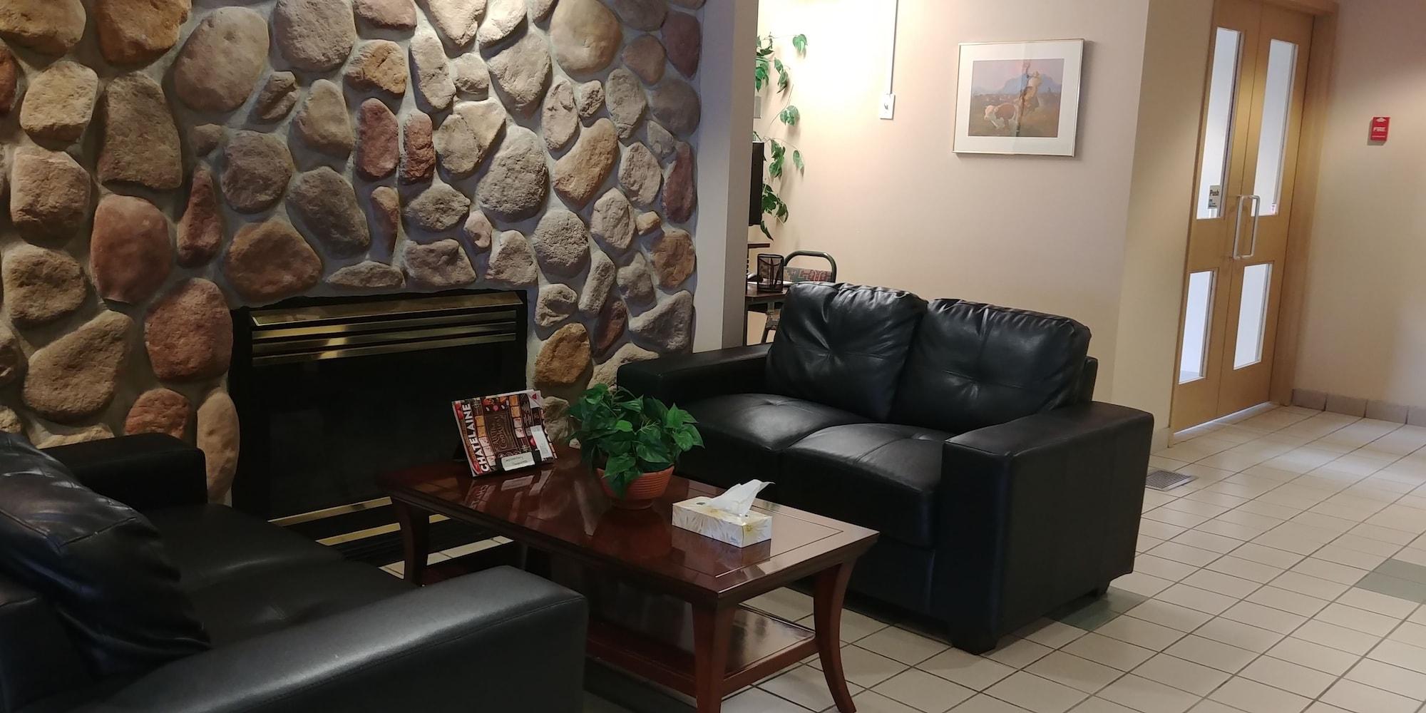 Vista Lobby Travelodge by Wyndham Lacombe