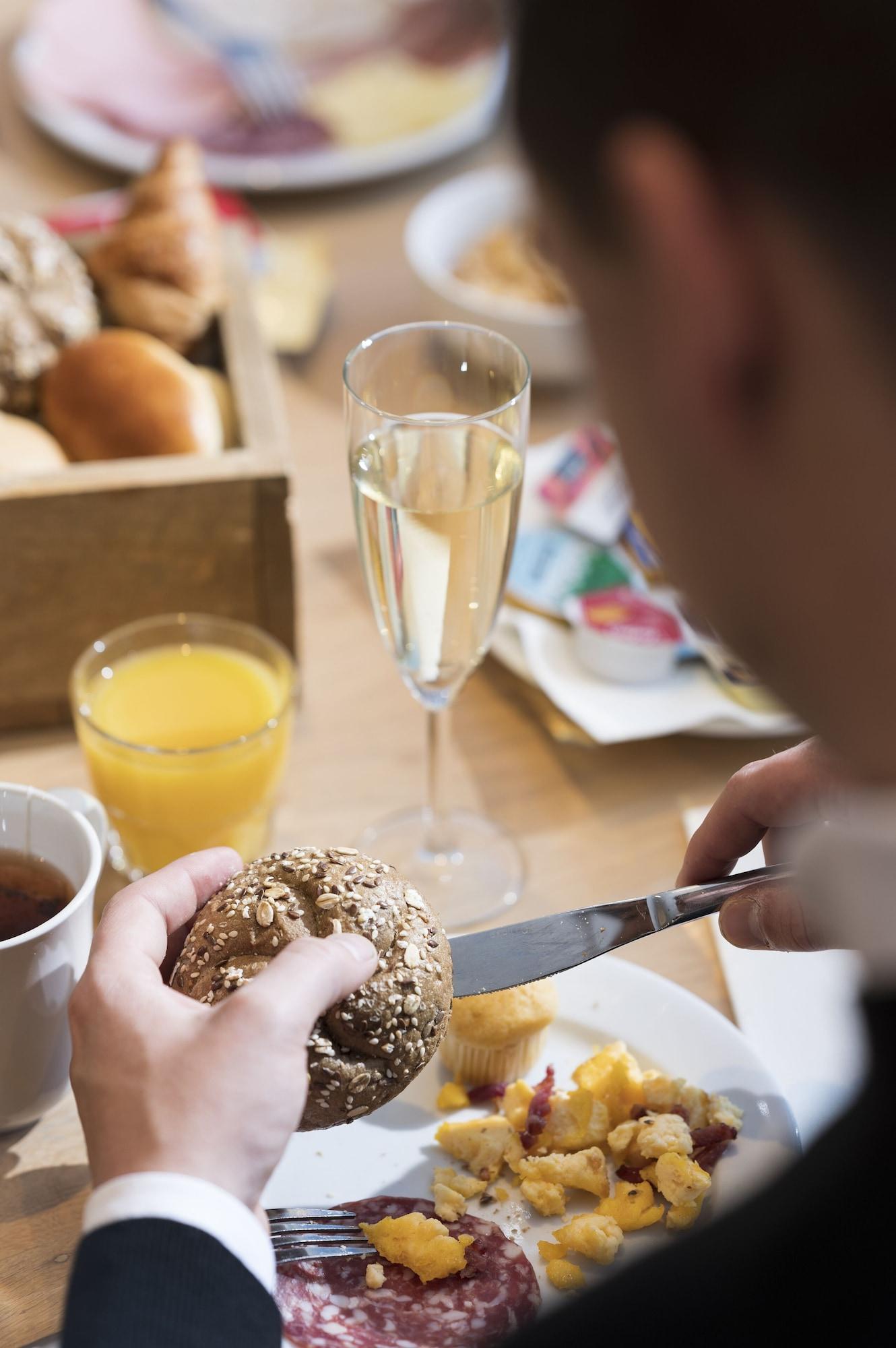 Restaurant Holiday Inn Express Mechelen City Centre by IHG