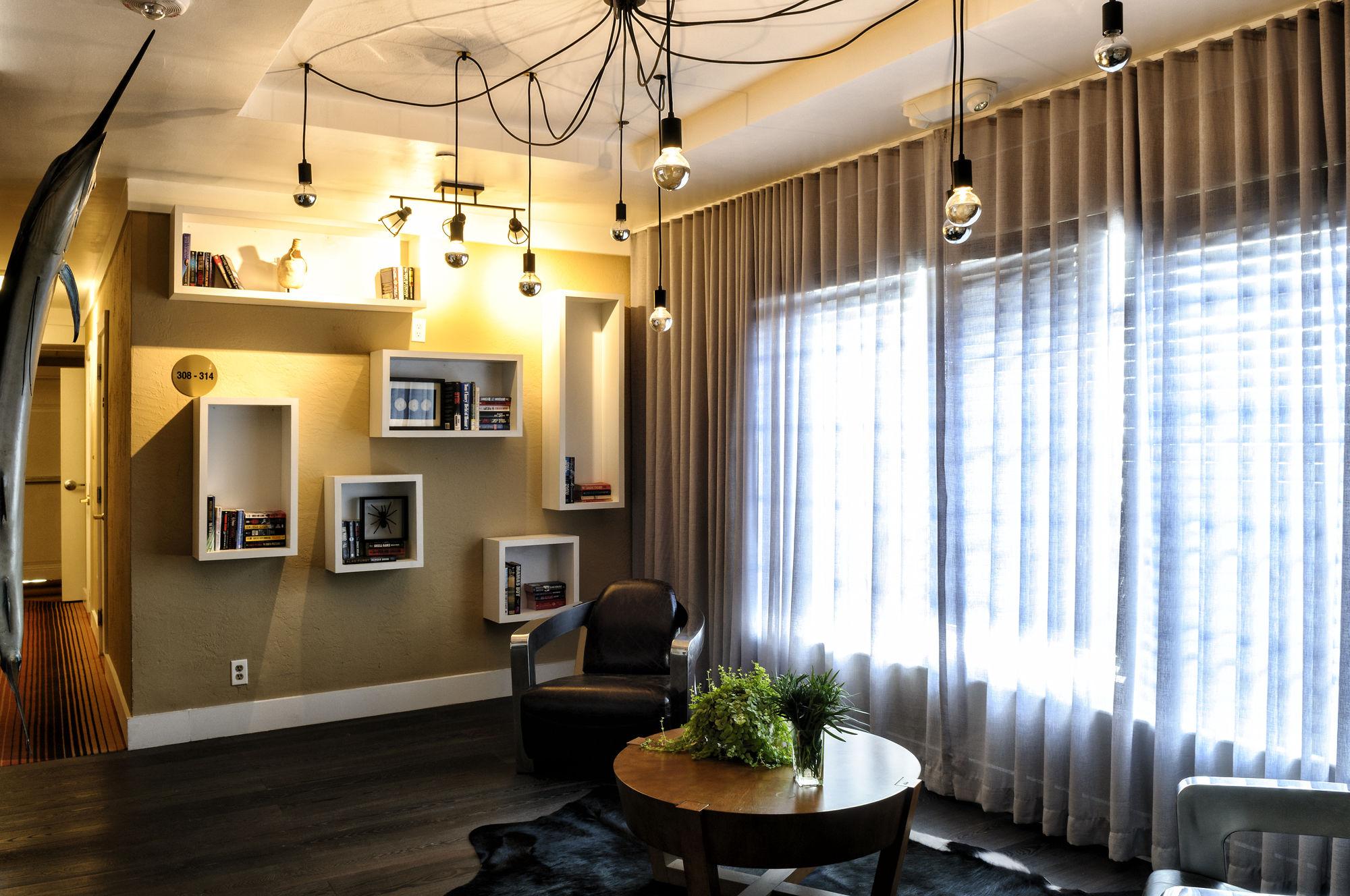 Hotel Lincoln Arms Suites