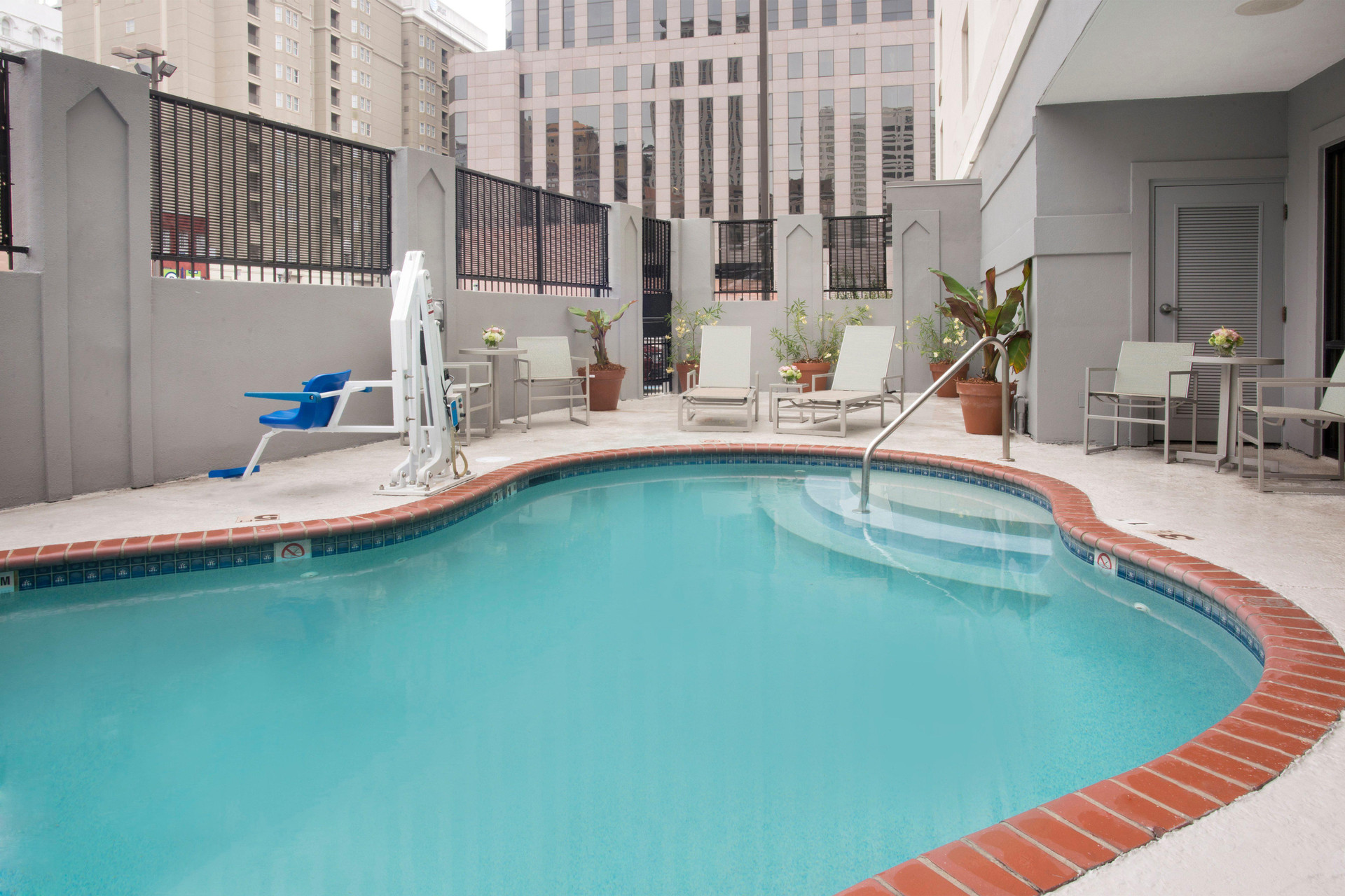 Vista Piscina Holiday Inn Express New Orleans Downtown by IHG