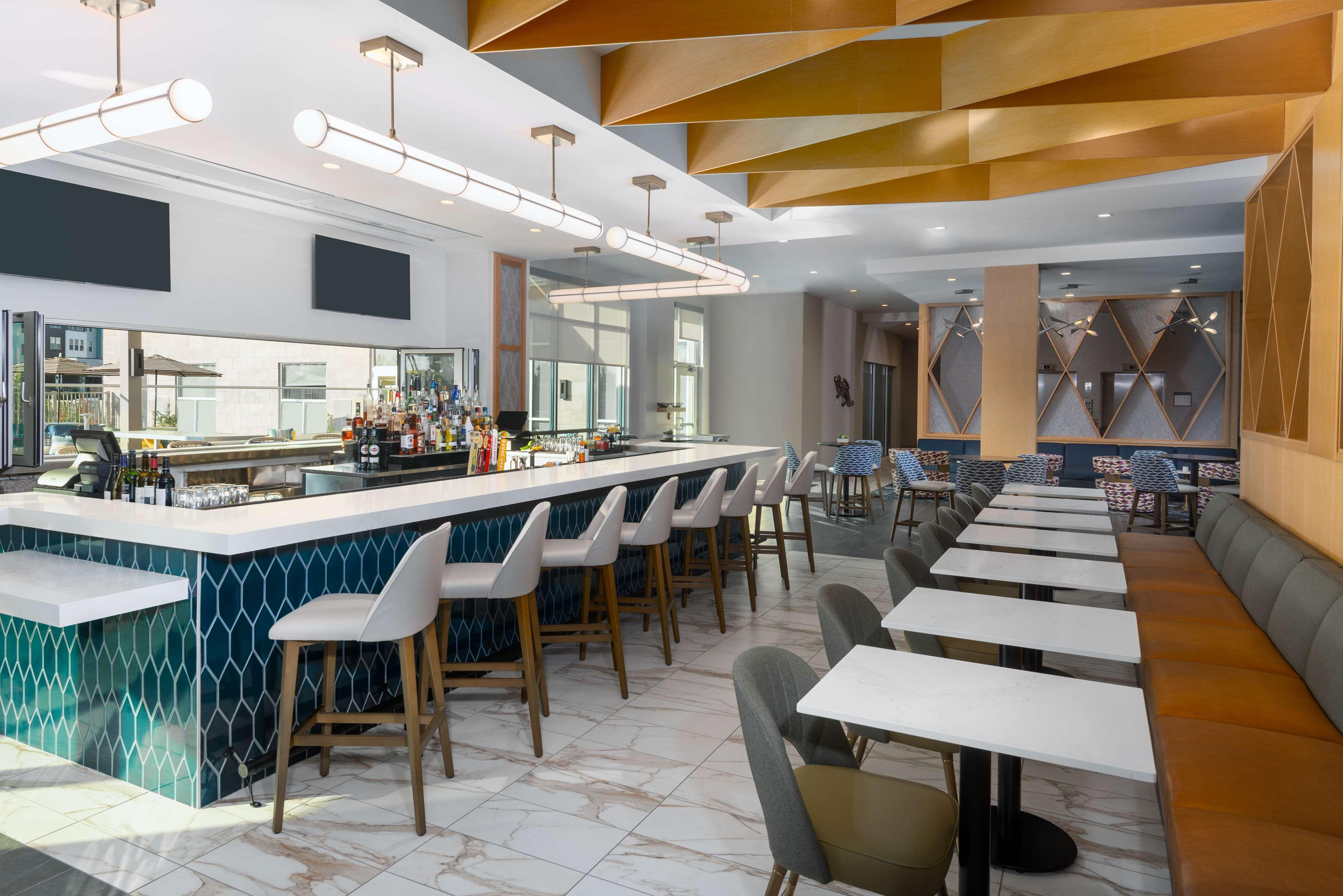 Bar/Salón Hyatt House Orlando Airport