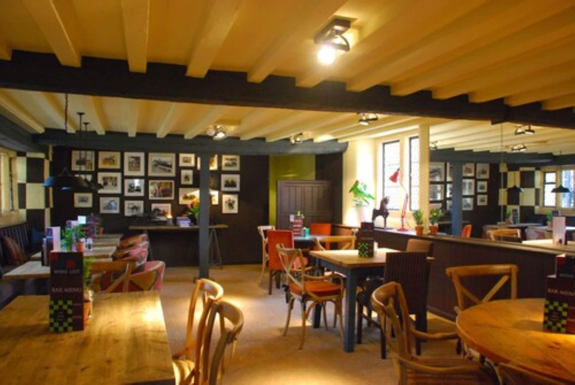 Bar/Salón The Broadway Hotel