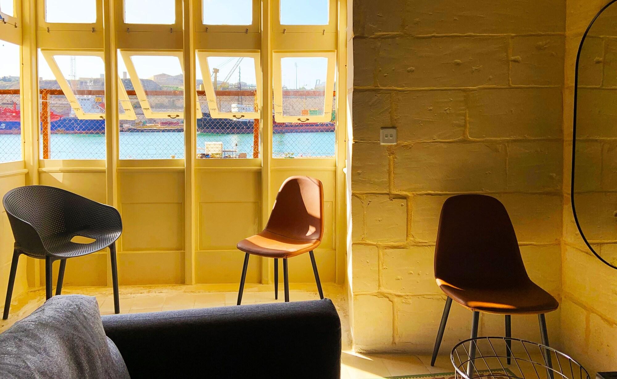 Equipamiento de Habitación Savynomad Harbour Residences Bormla