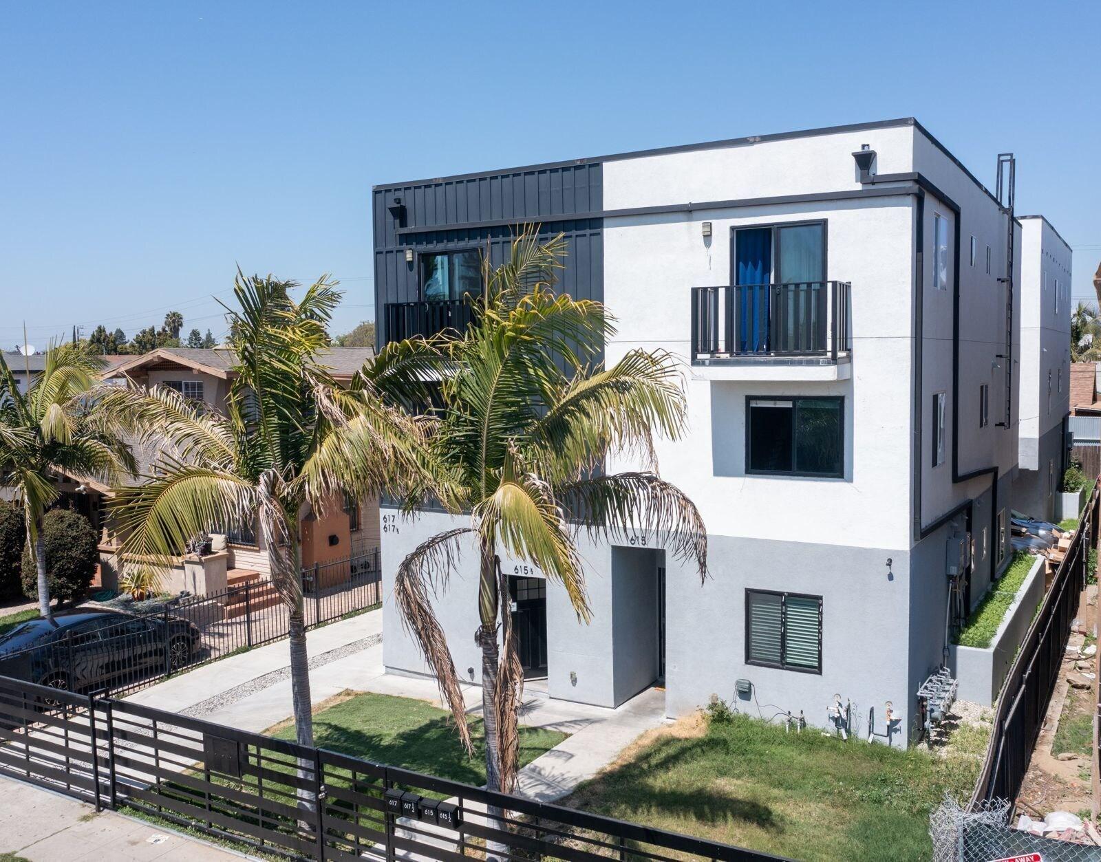 Varios Forty First Place - Boutique Hostel