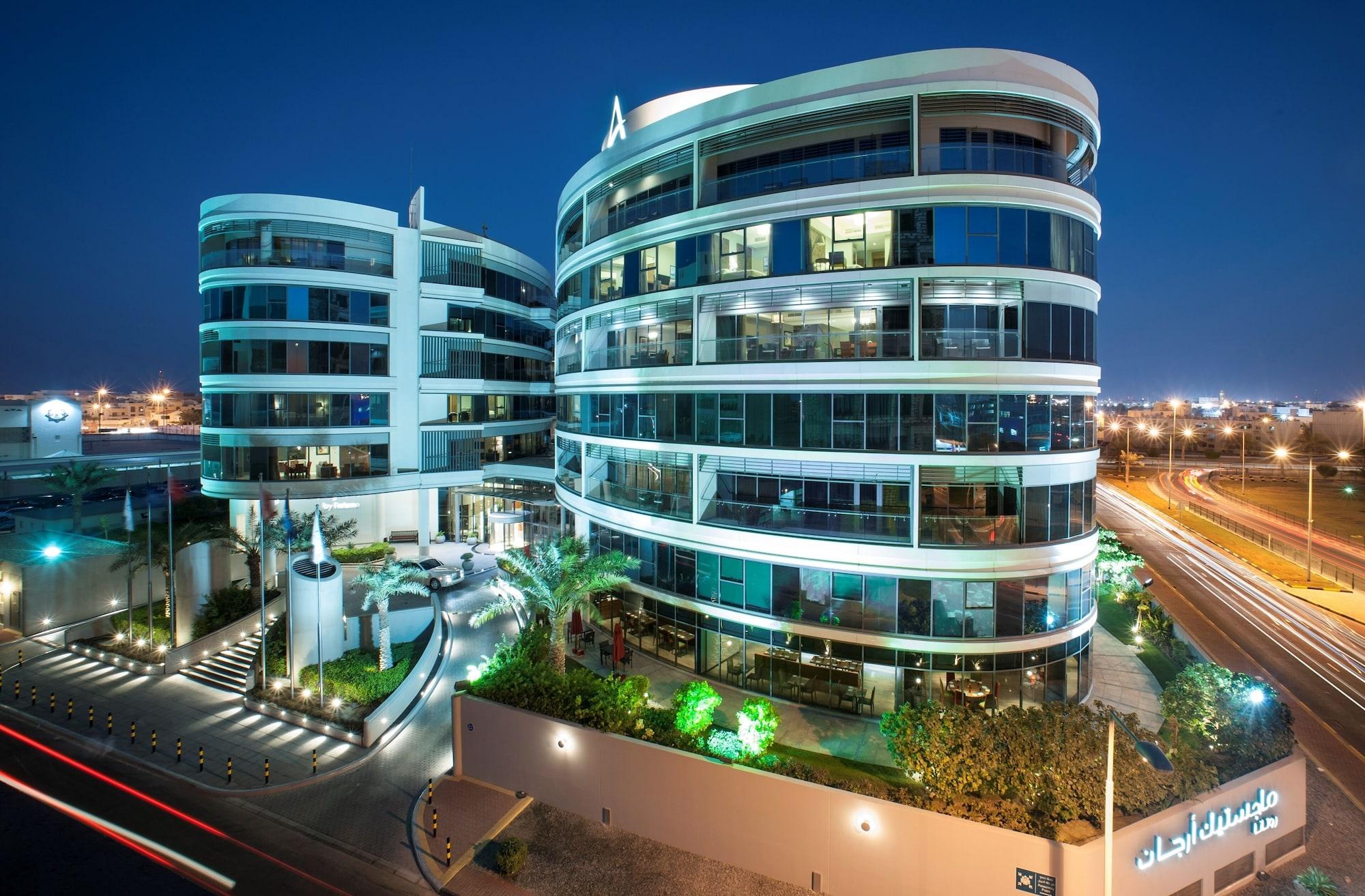 Vista Exterior Majestic Arjaan by Rotana