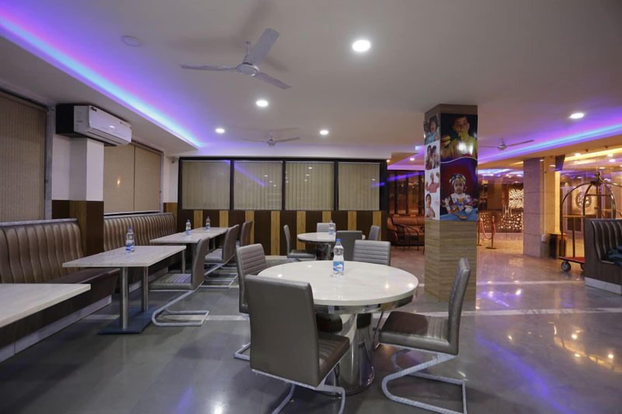 Restaurant Paradise Ganga - A River Side Hotel