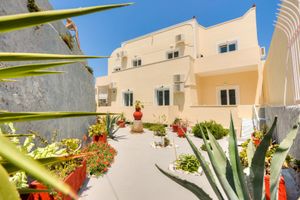 Alojamiento - Akis Hotel