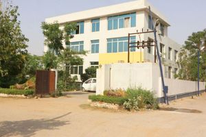 Alojamiento - OYO 14703 Hotel Gen X Aravali