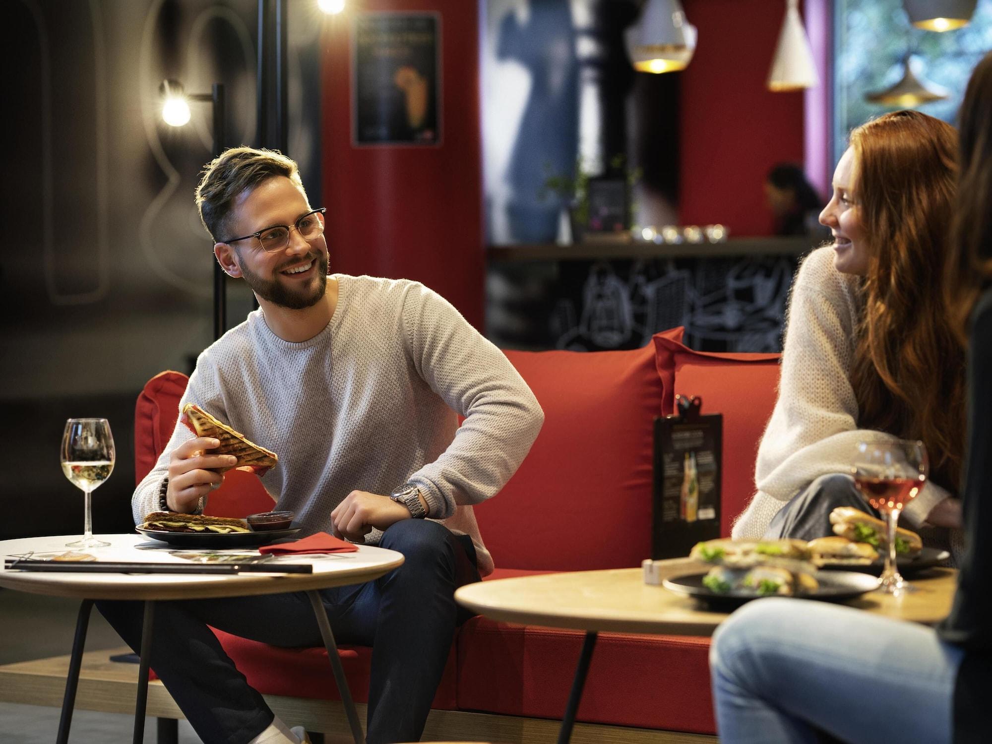 Bar/Salón Ibis Fortaleza Centro De Eventos