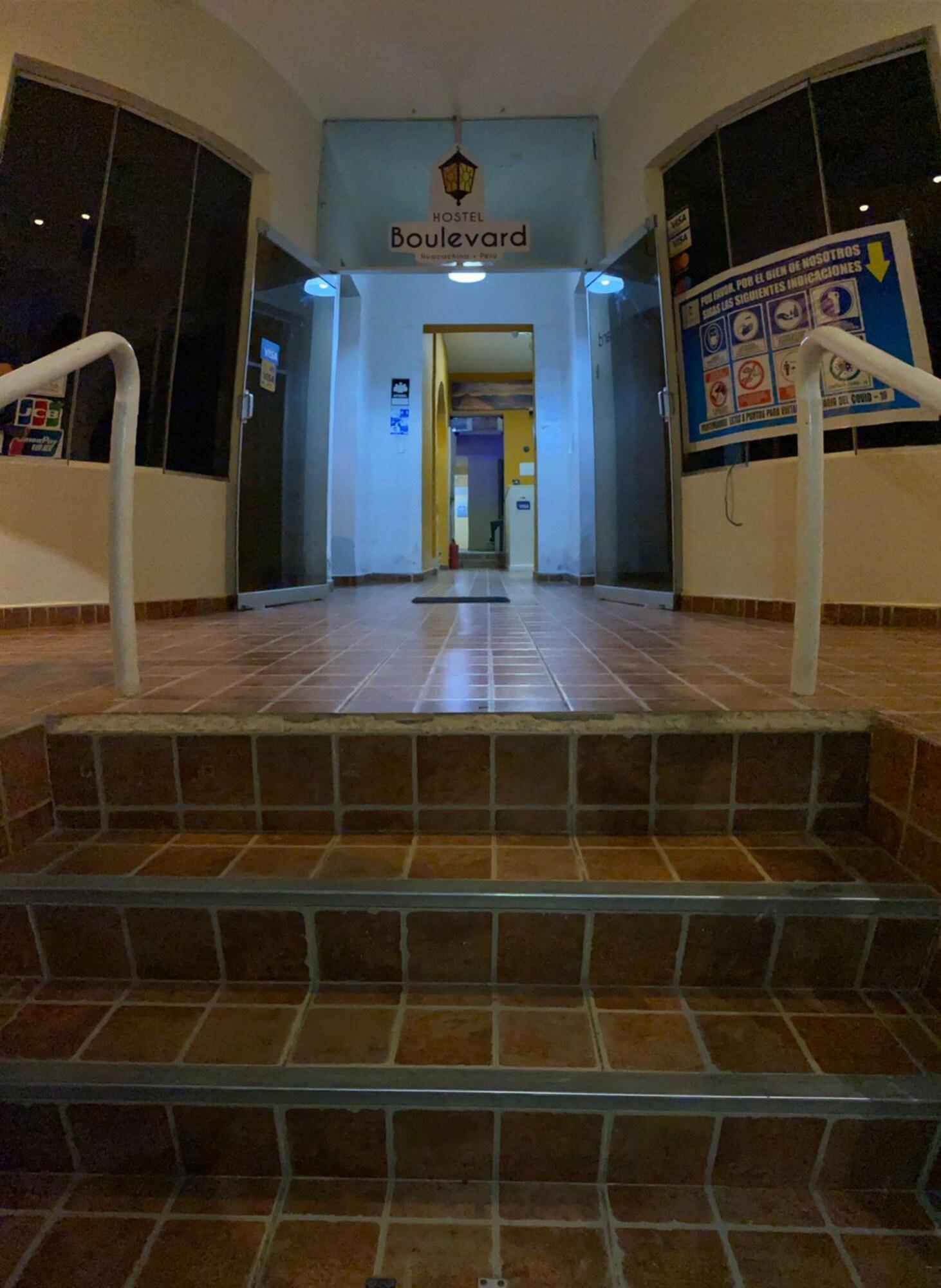 Varios El Boulevard - Hostel