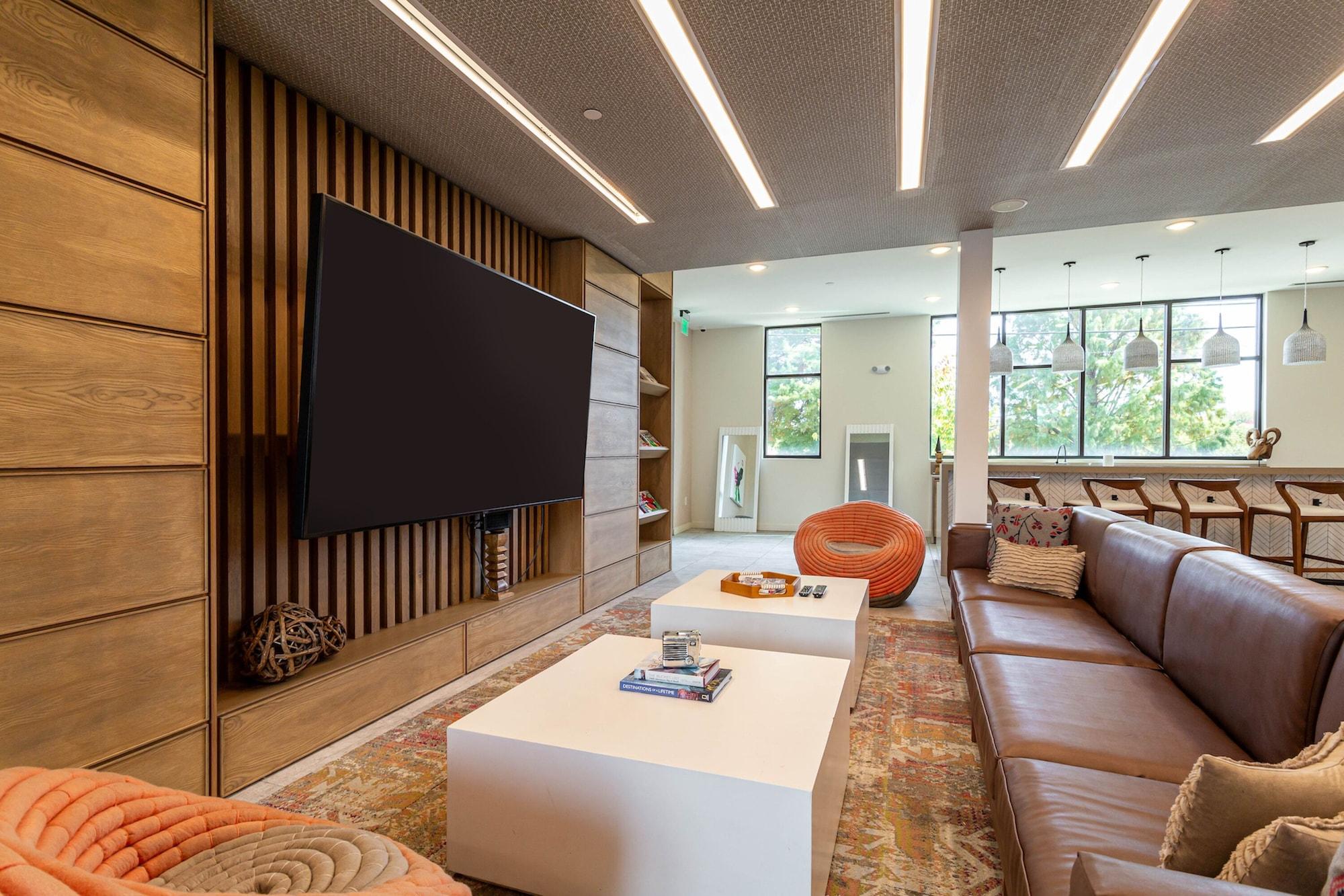 Instalaciones Recreativas Kasa FreeMoreWest Charlotte