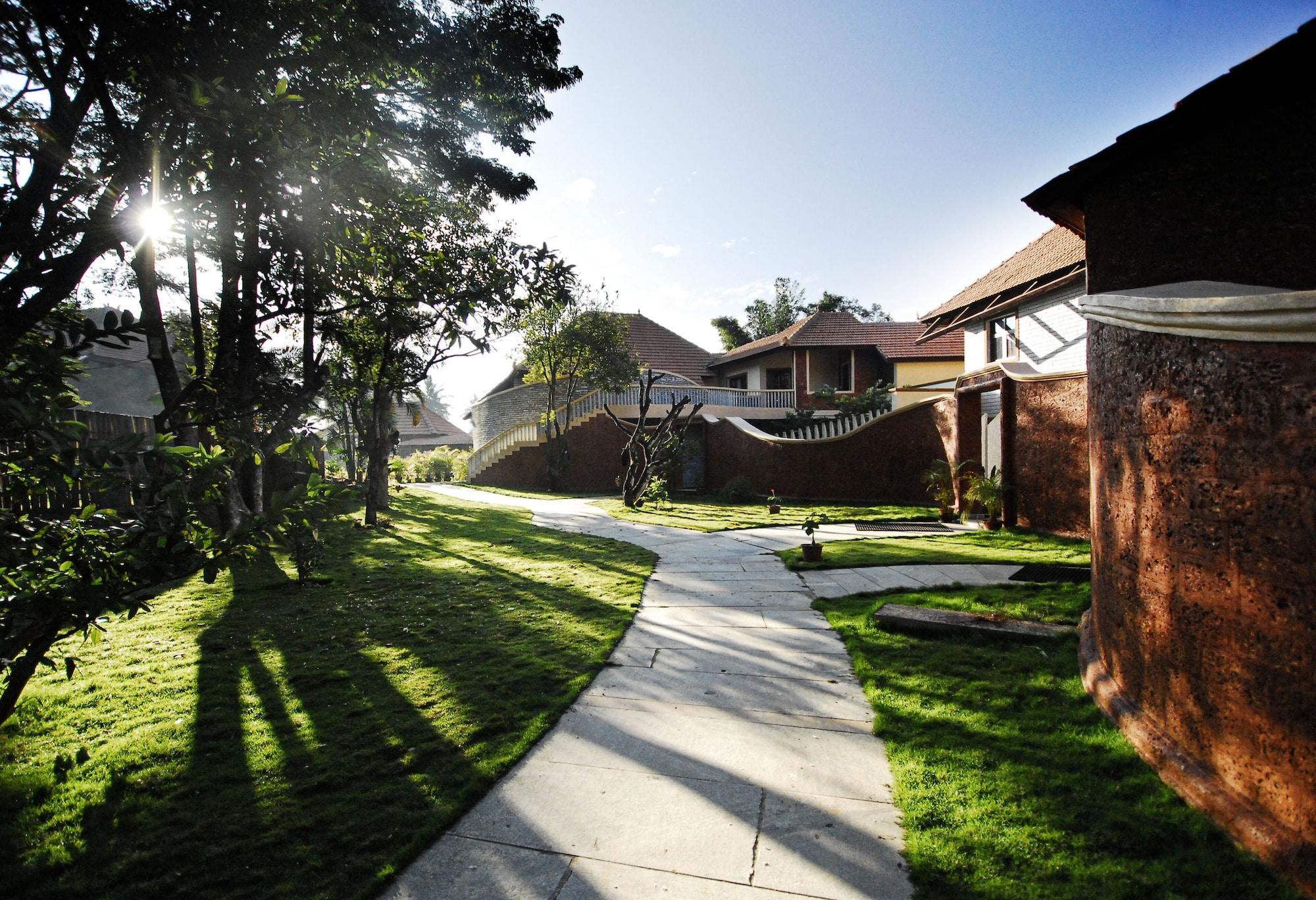 Vista Exterior Hoysala Village Resort