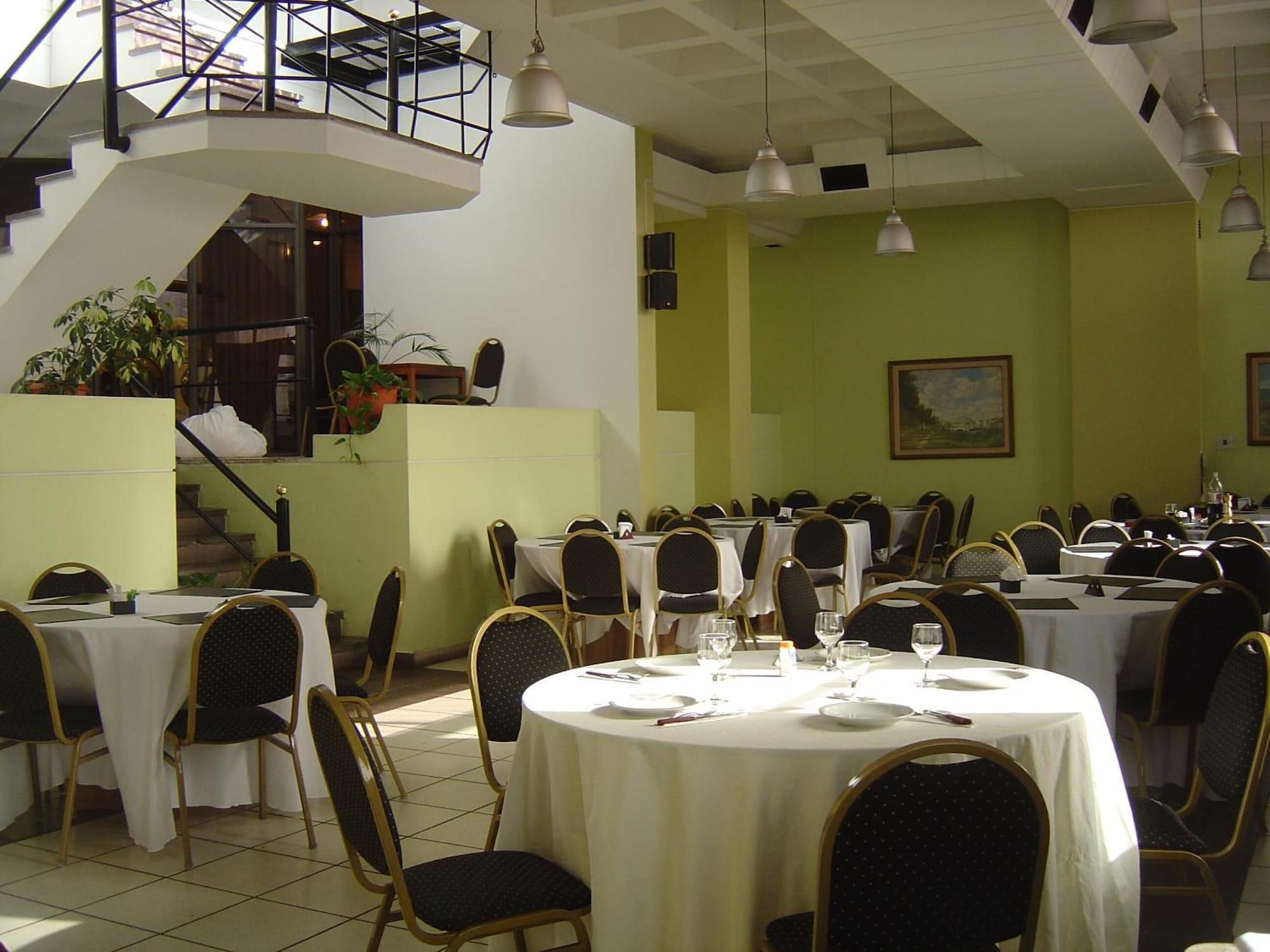Salón de Baile Apart Hotel Comra