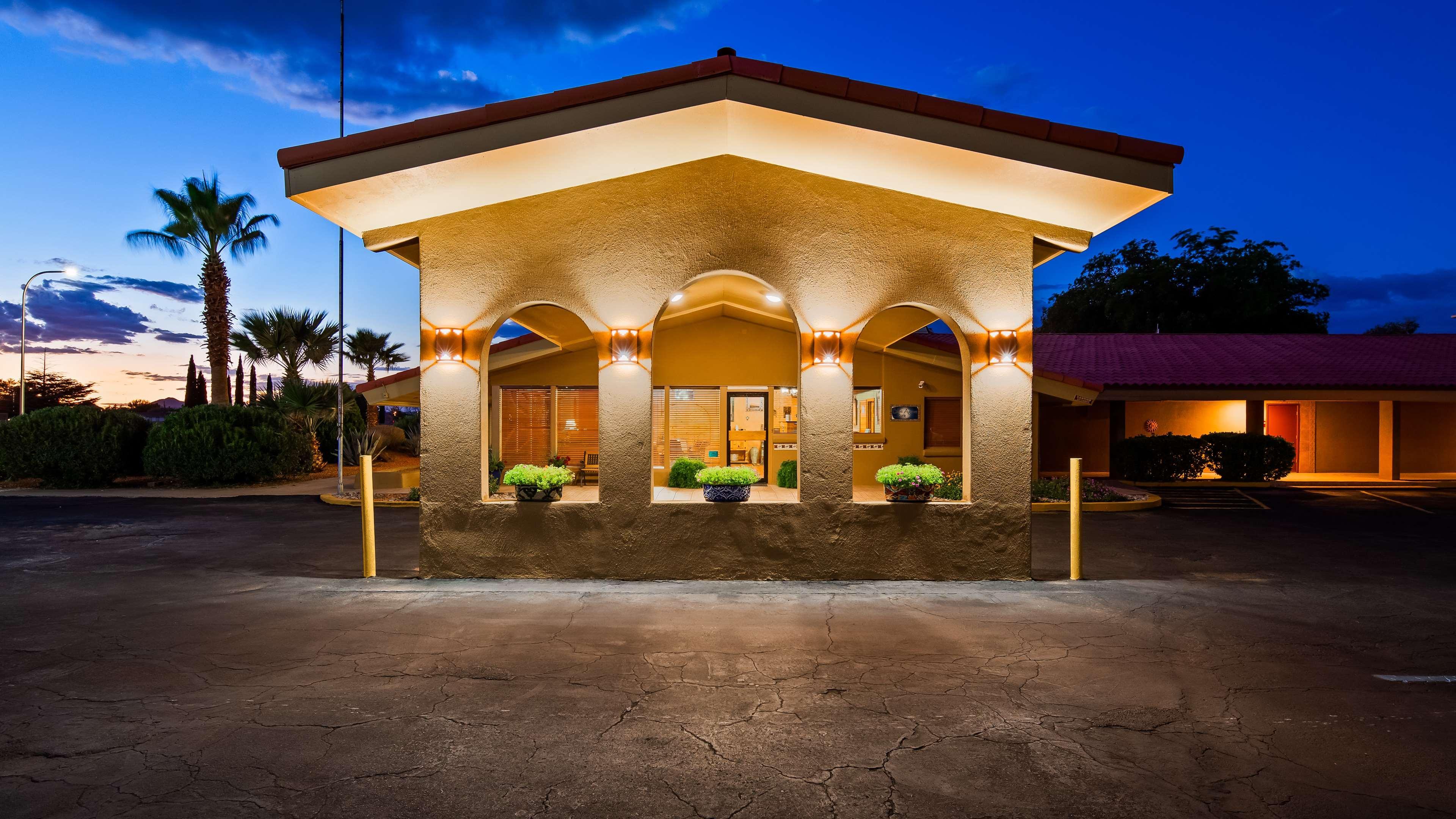 Vista Exterior Best Western Mission Inn