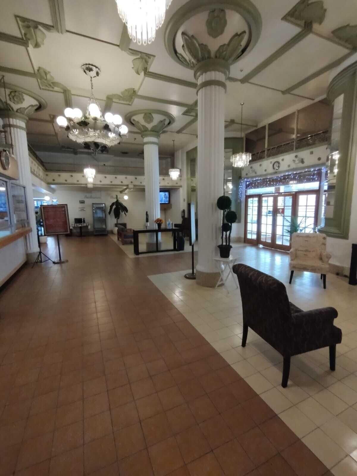 Vista Lobby HOTEL CONTINENTAL