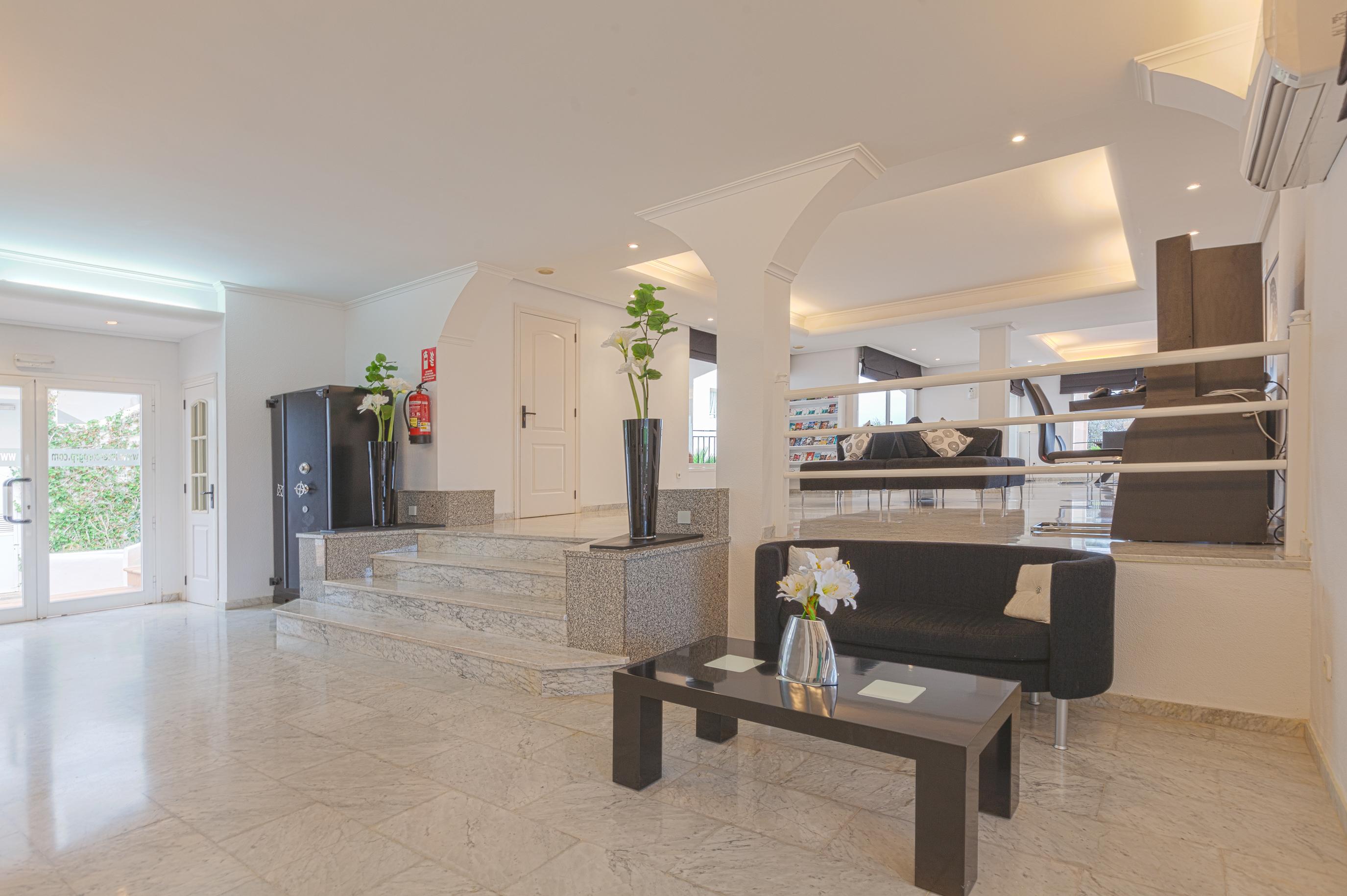 Vista Lobby Camelina Suites