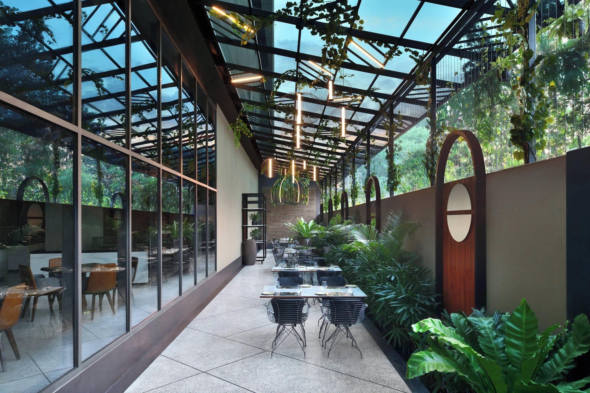 Restaurant Courtyard by Marriott Nashik