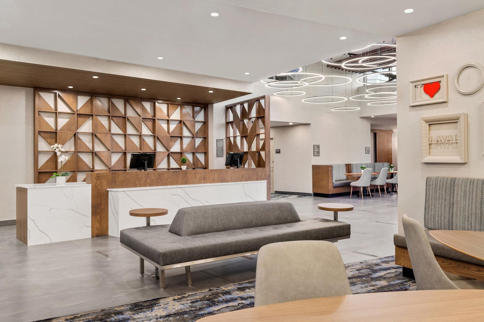 Vista Lobby Residence Inn by Marriott Laval