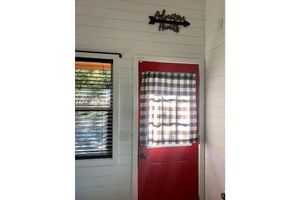 Alquiler Vacacional - "Fox" tiny home in 2 acre gated boutique resort with pool!