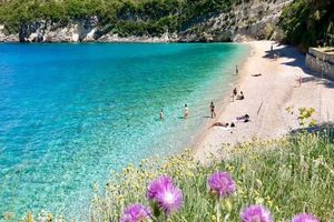 Actividad - Zakynthos Blue Wonders Cruise with Lunch & Greek Dancing