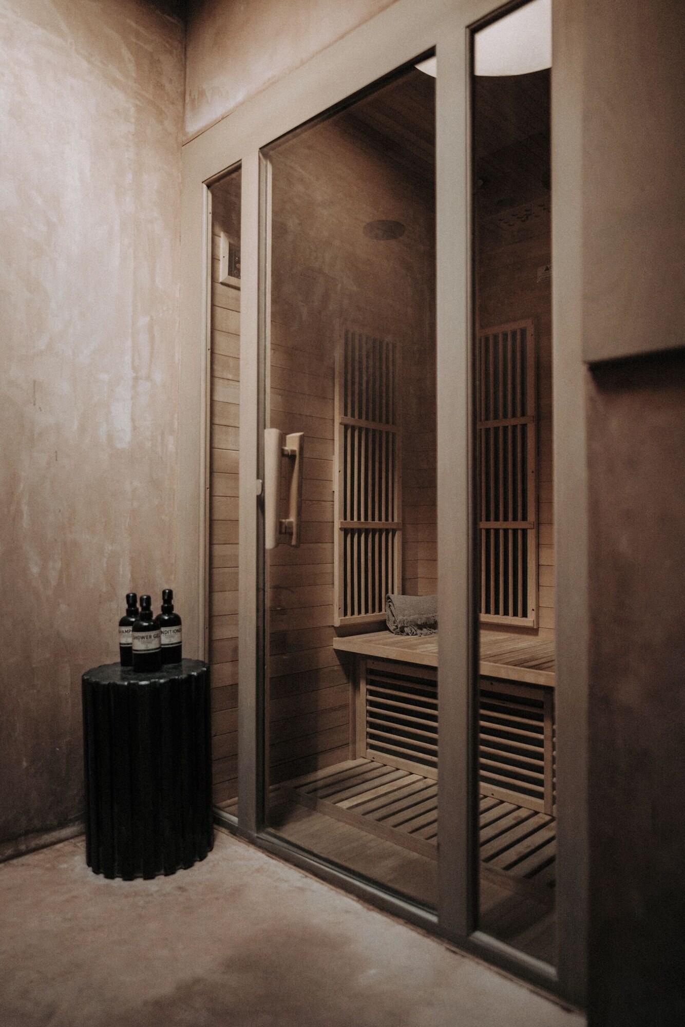 Spa MIRA Earth Studios