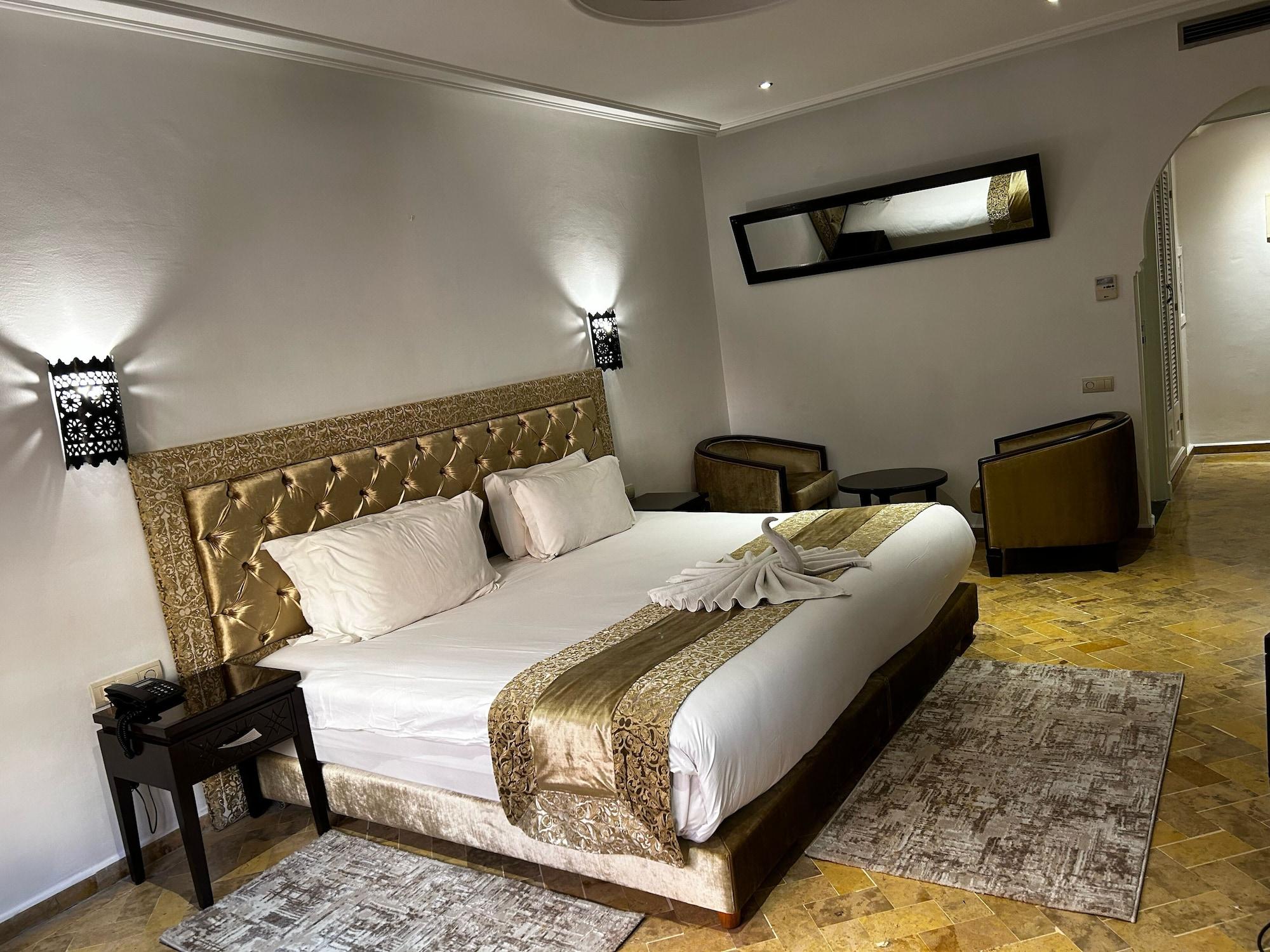 Habitación Hôtel Les Trois Palmiers